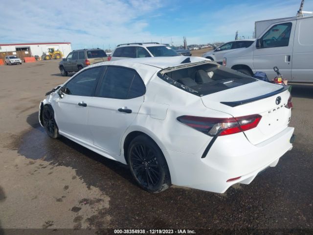 Photo 2 VIN: 4T1G11BK5NU052171 - TOYOTA CAMRY 