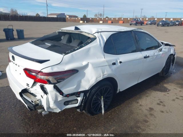 Photo 3 VIN: 4T1G11BK5NU052171 - TOYOTA CAMRY 