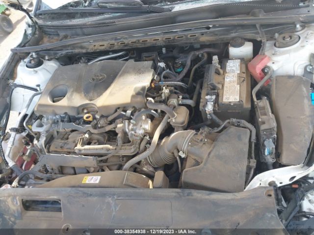 Photo 9 VIN: 4T1G11BK5NU052171 - TOYOTA CAMRY 