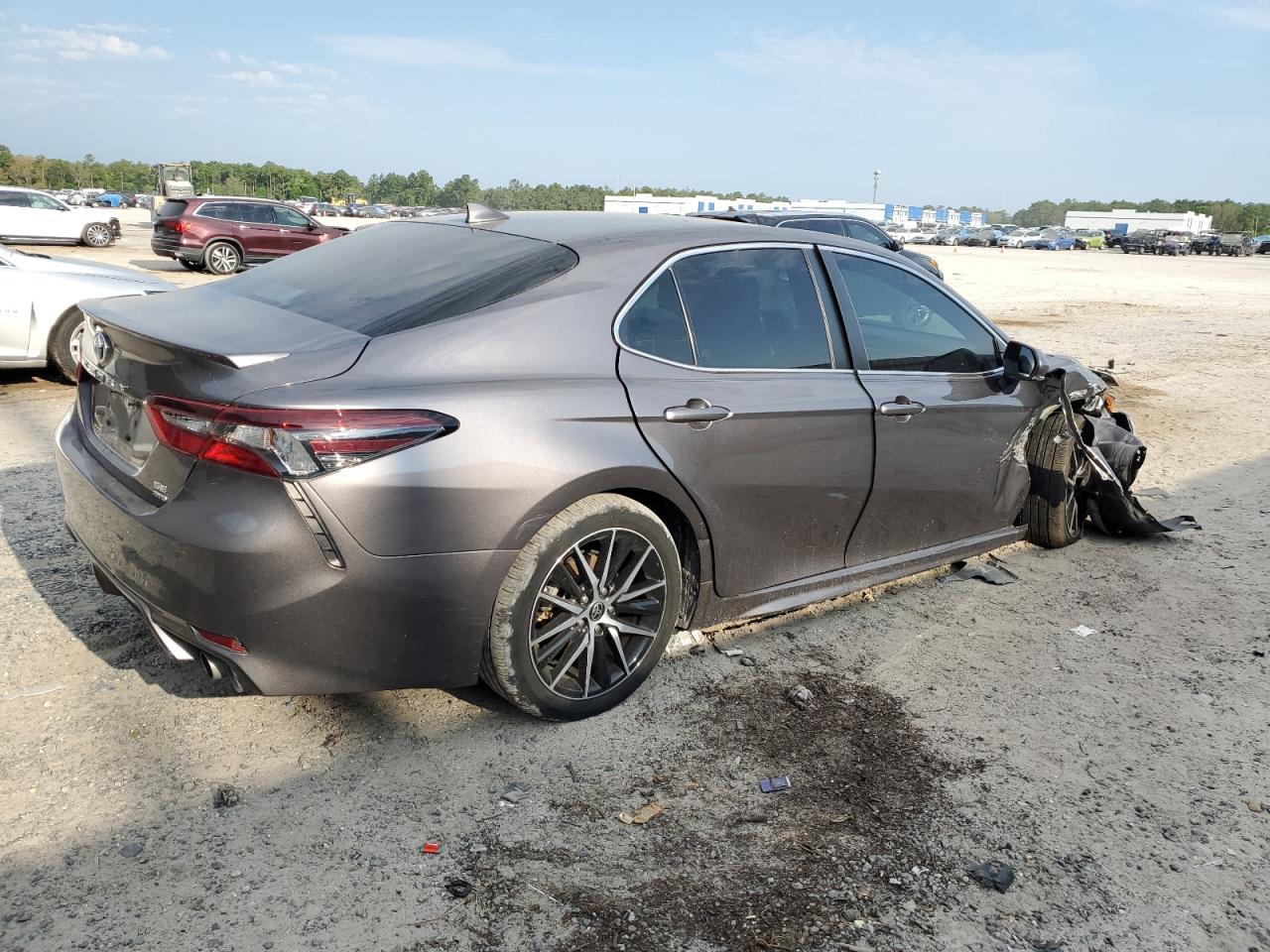 Photo 2 VIN: 4T1G11BK6MU046328 - TOYOTA CAMRY 