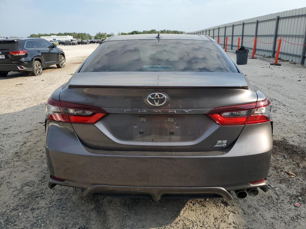 Photo 5 VIN: 4T1G11BK6MU046328 - TOYOTA CAMRY 