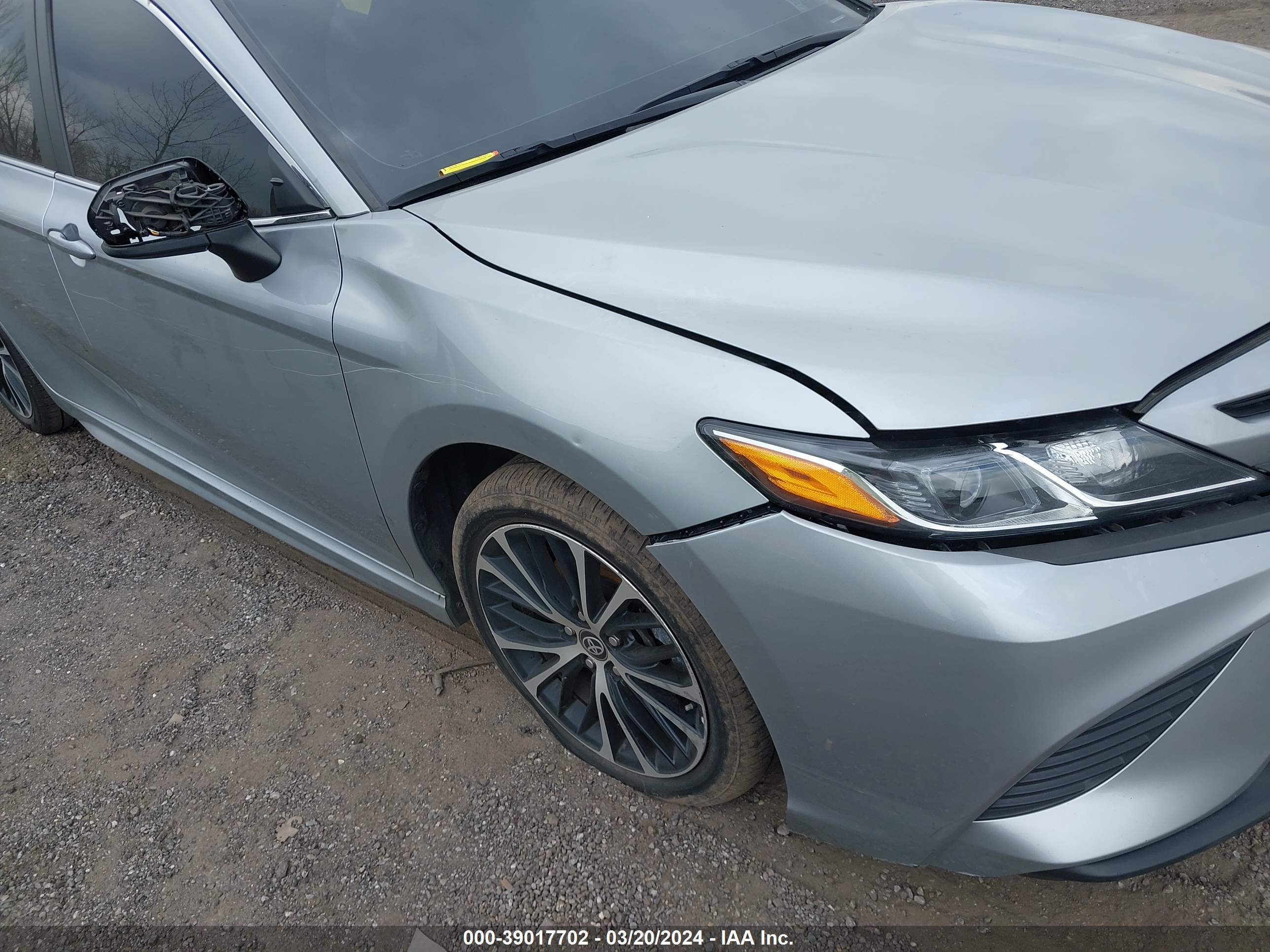 Photo 5 VIN: 4T1G11BK7LU018634 - TOYOTA CAMRY 