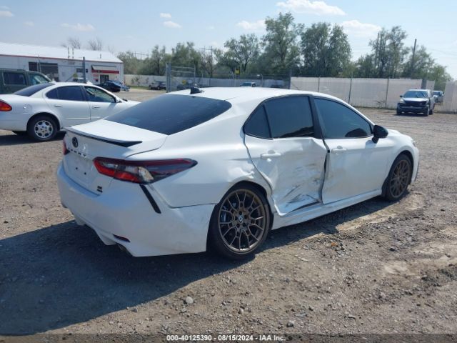 Photo 3 VIN: 4T1G11BKXRU124262 - TOYOTA CAMRY 