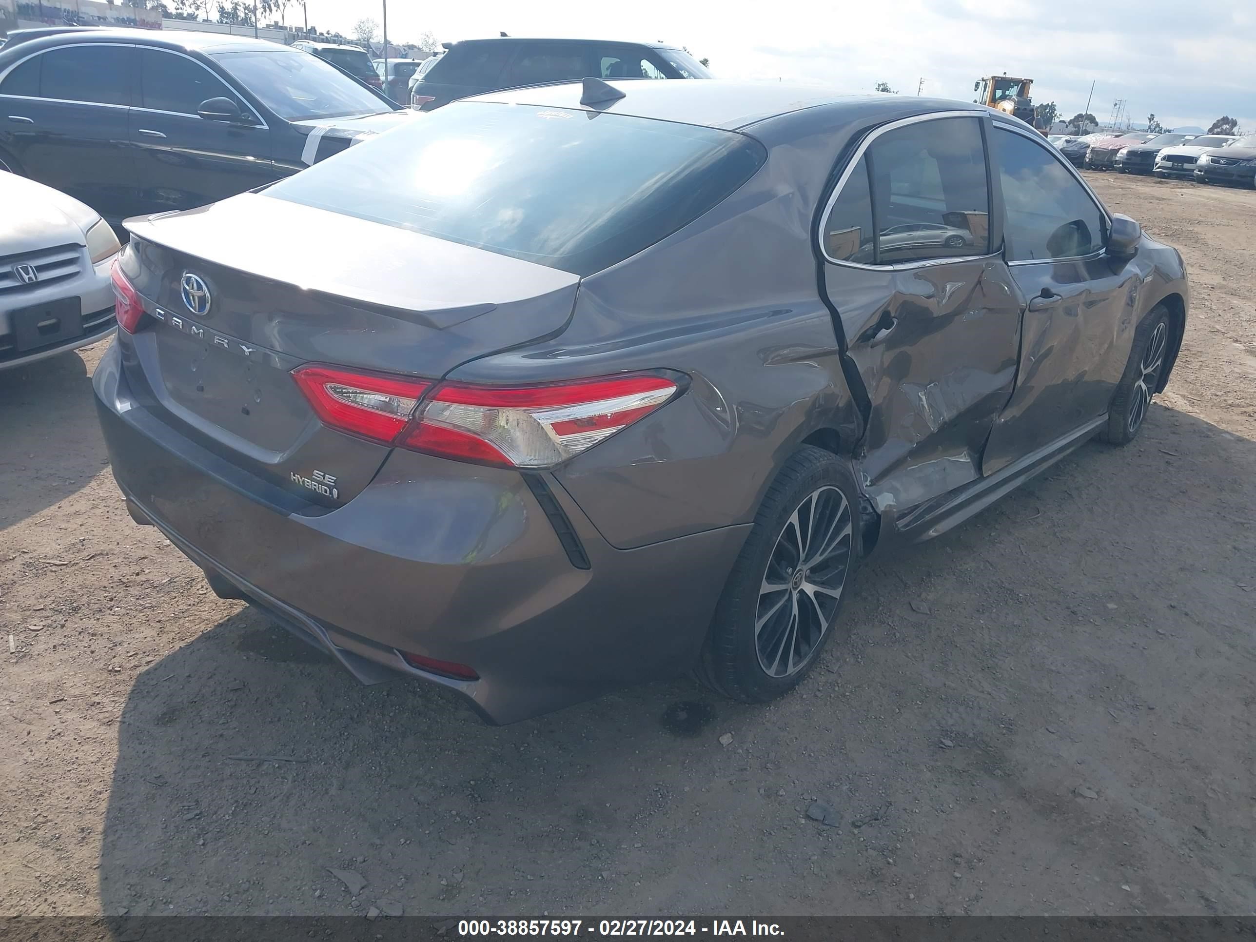 Photo 4 VIN: 4T1G31AK2LU533276 - TOYOTA CAMRY 