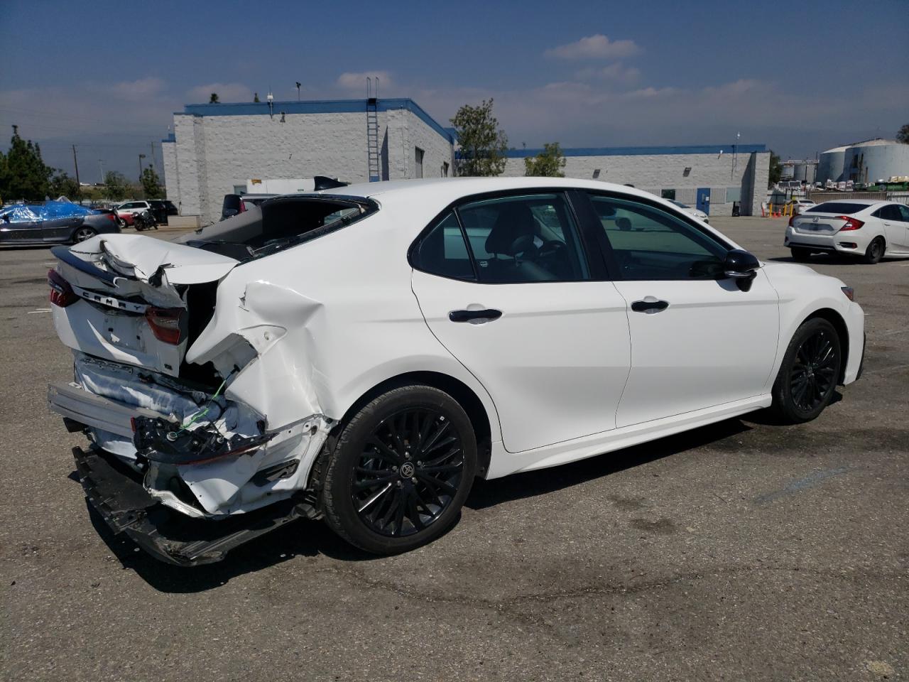 Photo 2 VIN: 4T1G31AK5NU041814 - TOYOTA CAMRY 