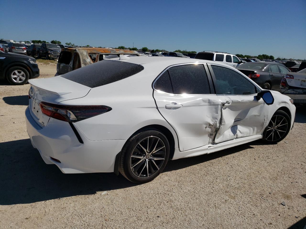 Photo 2 VIN: 4T1G31AK6RU067618 - TOYOTA CAMRY 