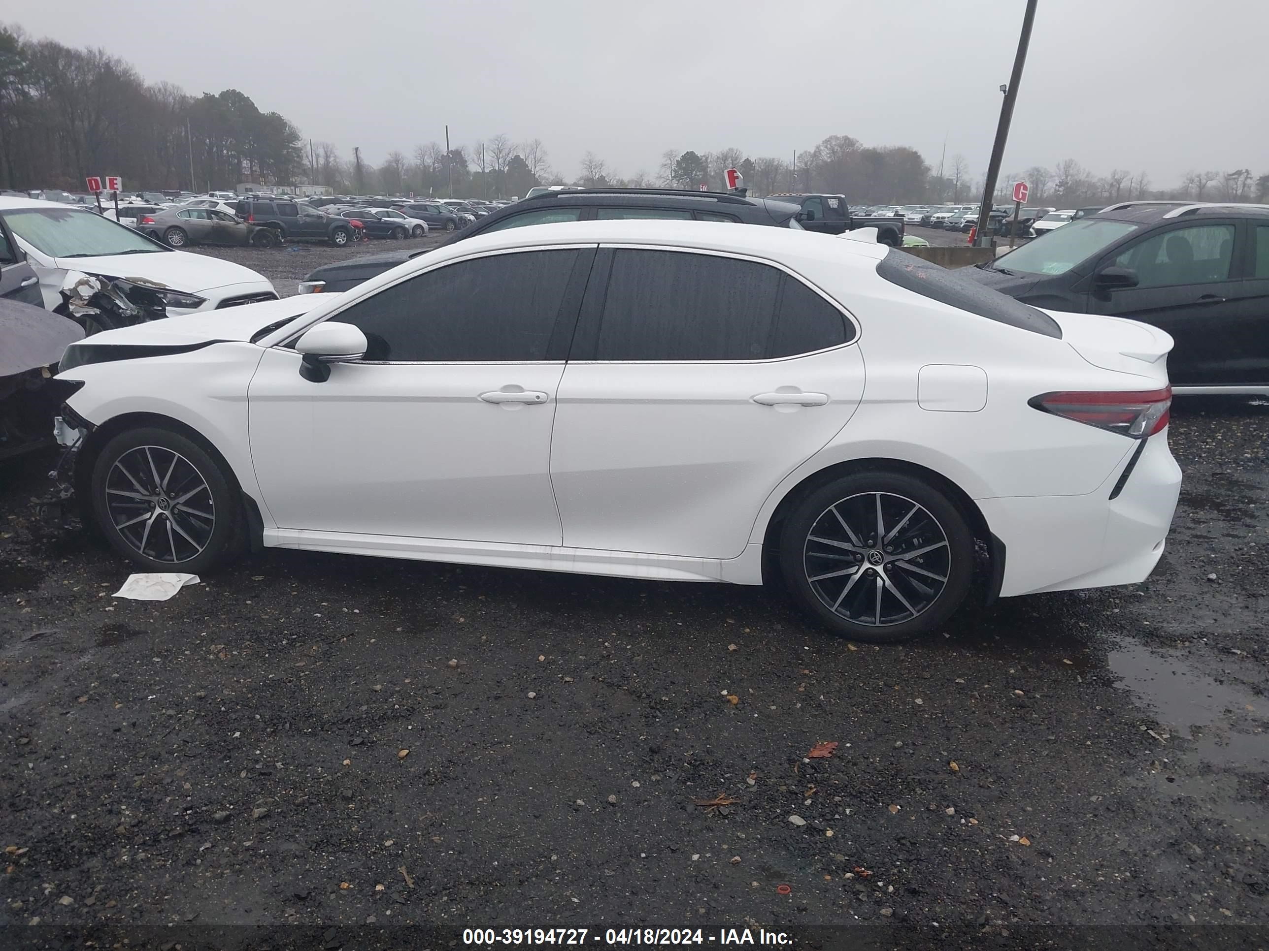 Photo 13 VIN: 4T1G31AKXRU063474 - TOYOTA CAMRY 