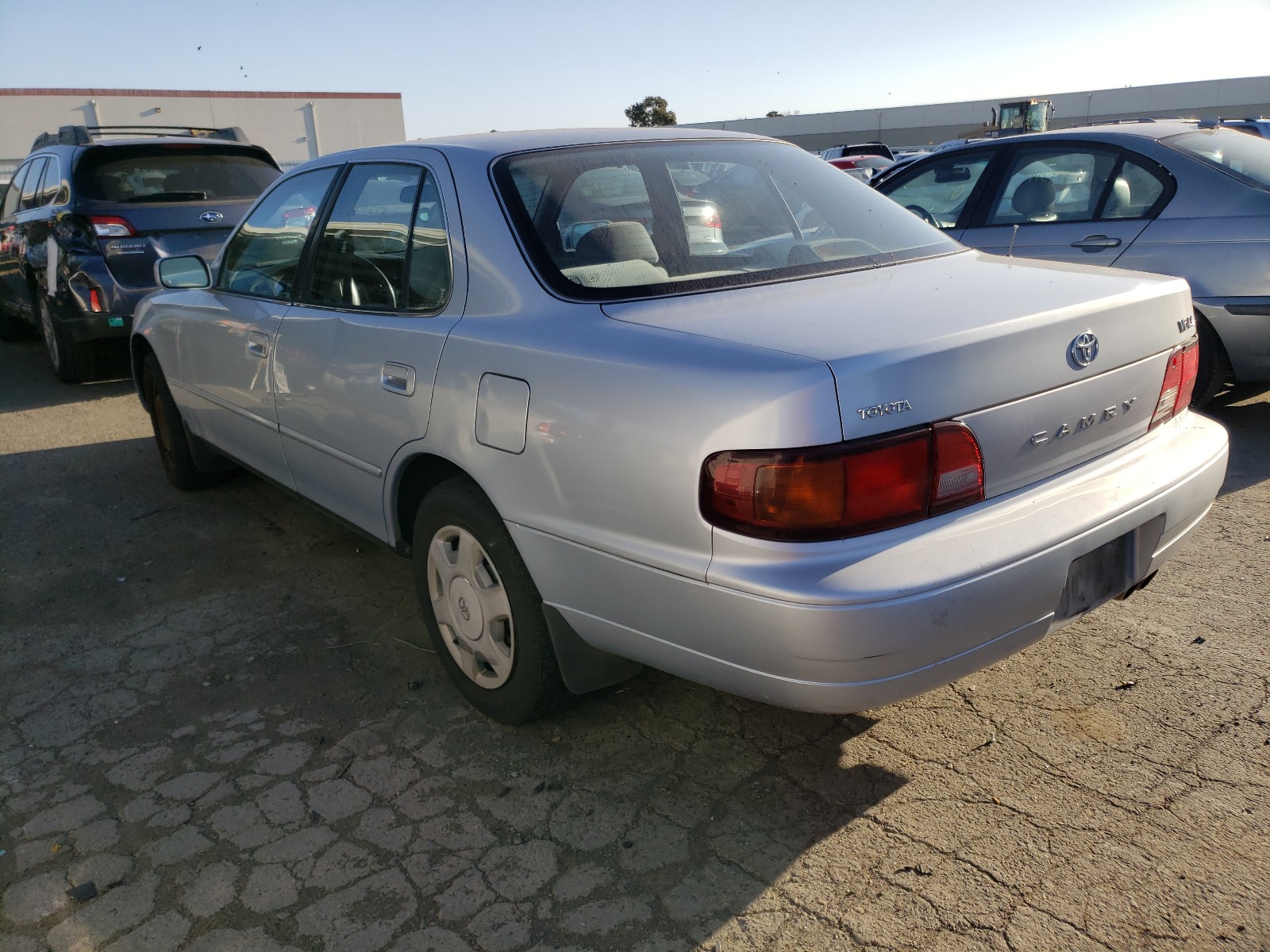 Photo 2 VIN: 4T1GK12E8SU094479 - TOYOTA CAMRY LE 