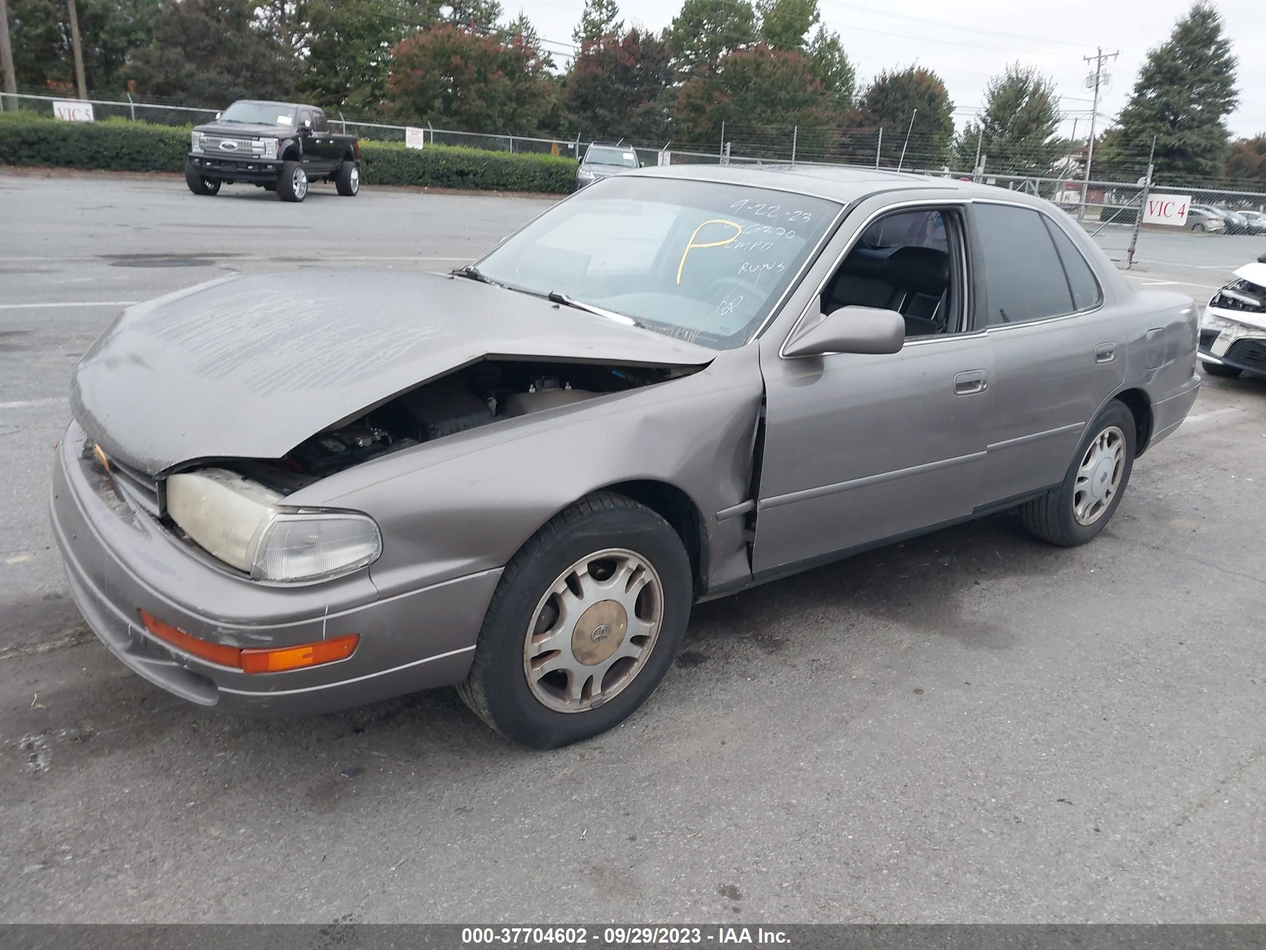 Photo 1 VIN: 4T1GK13E7RU006370 - TOYOTA CAMRY 