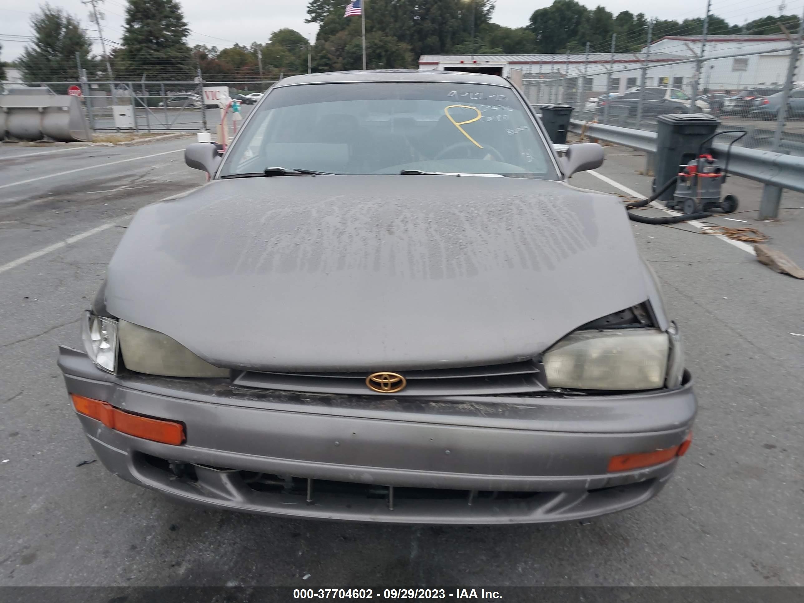 Photo 11 VIN: 4T1GK13E7RU006370 - TOYOTA CAMRY 