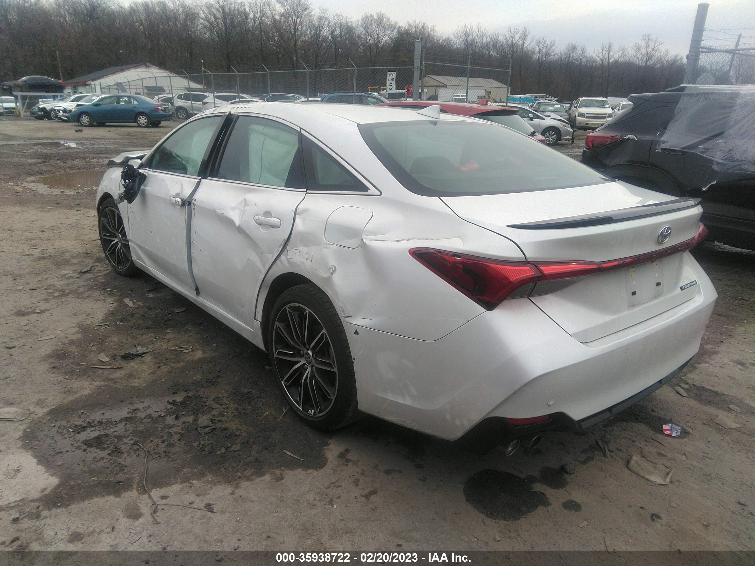 Photo 2 VIN: 4T1HZ1FB7NU084661 - TOYOTA AVALON 