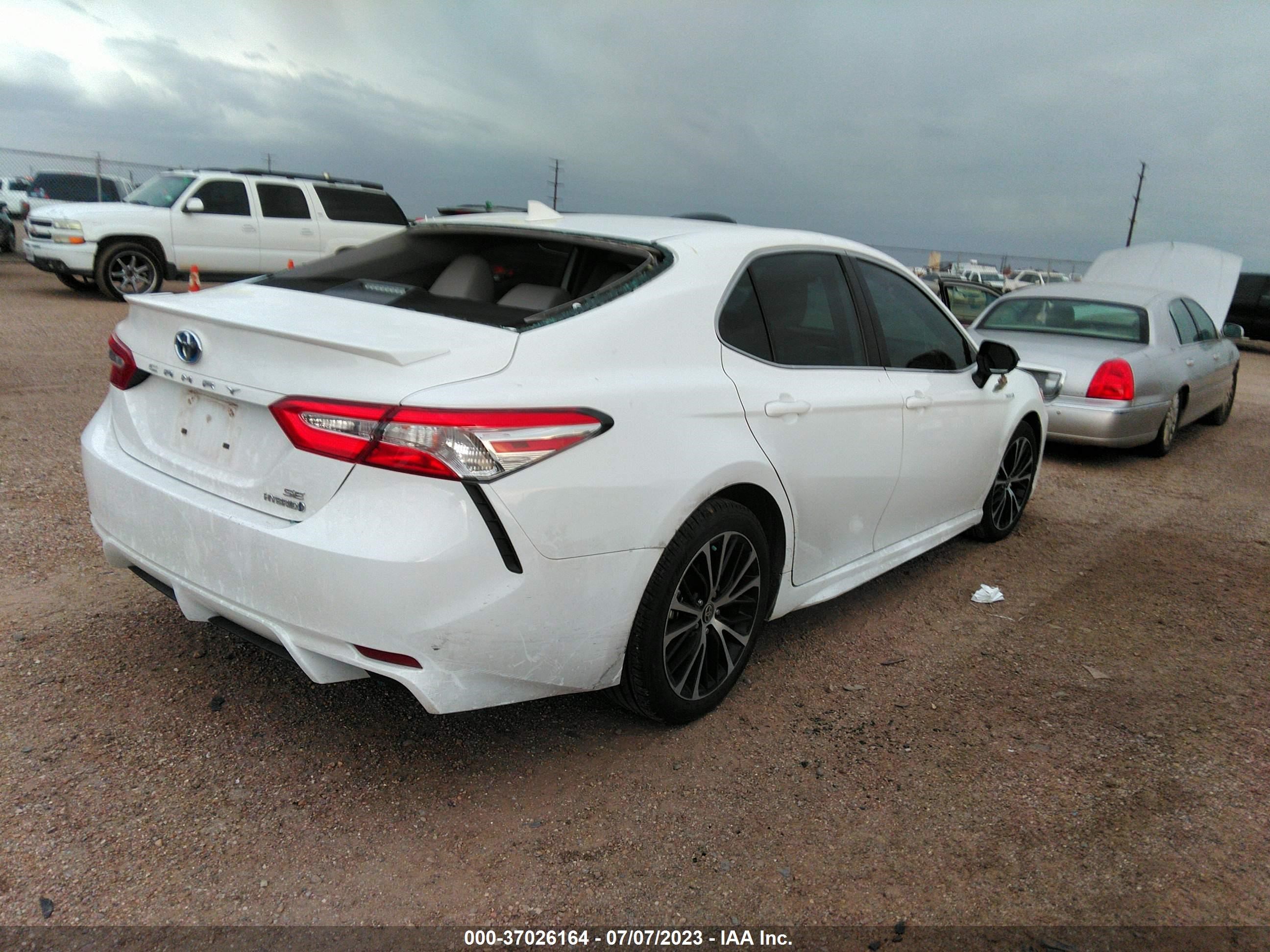 Photo 3 VIN: 4T1J31AK1LU546252 - TOYOTA CAMRY 