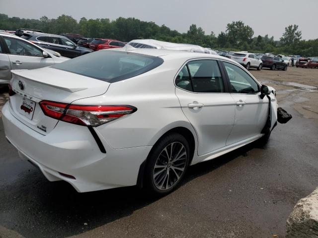 Photo 2 VIN: 4T1J31AK3LU545555 - TOYOTA CAMRY SE 