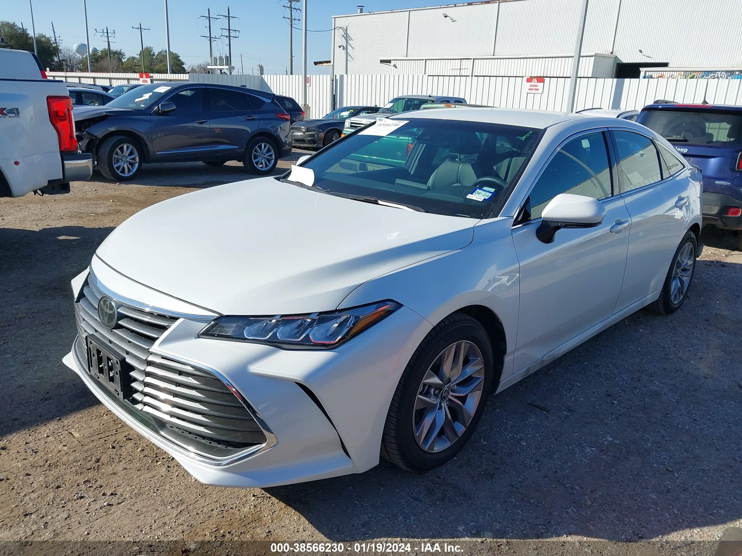 Photo 1 VIN: 4T1JZ1FB4NU088863 - TOYOTA AVALON 