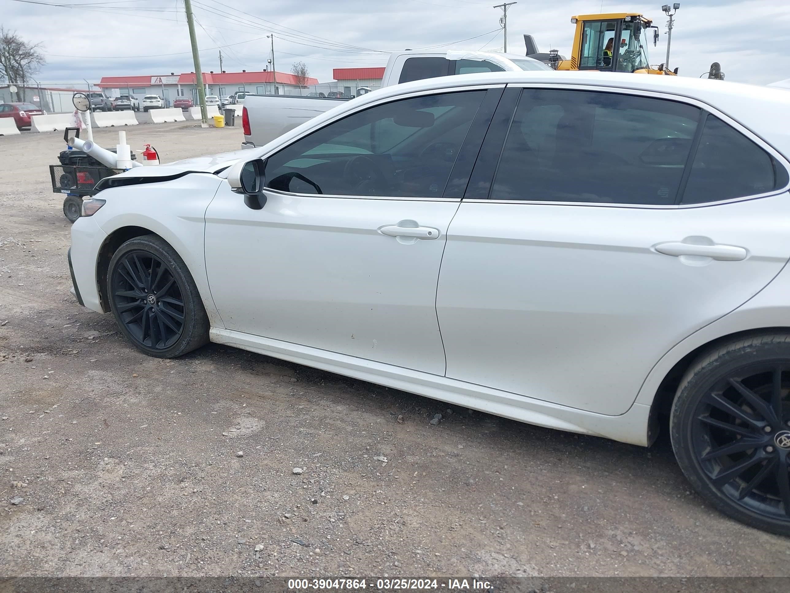 Photo 13 VIN: 4T1K31AK1NU580487 - TOYOTA CAMRY 