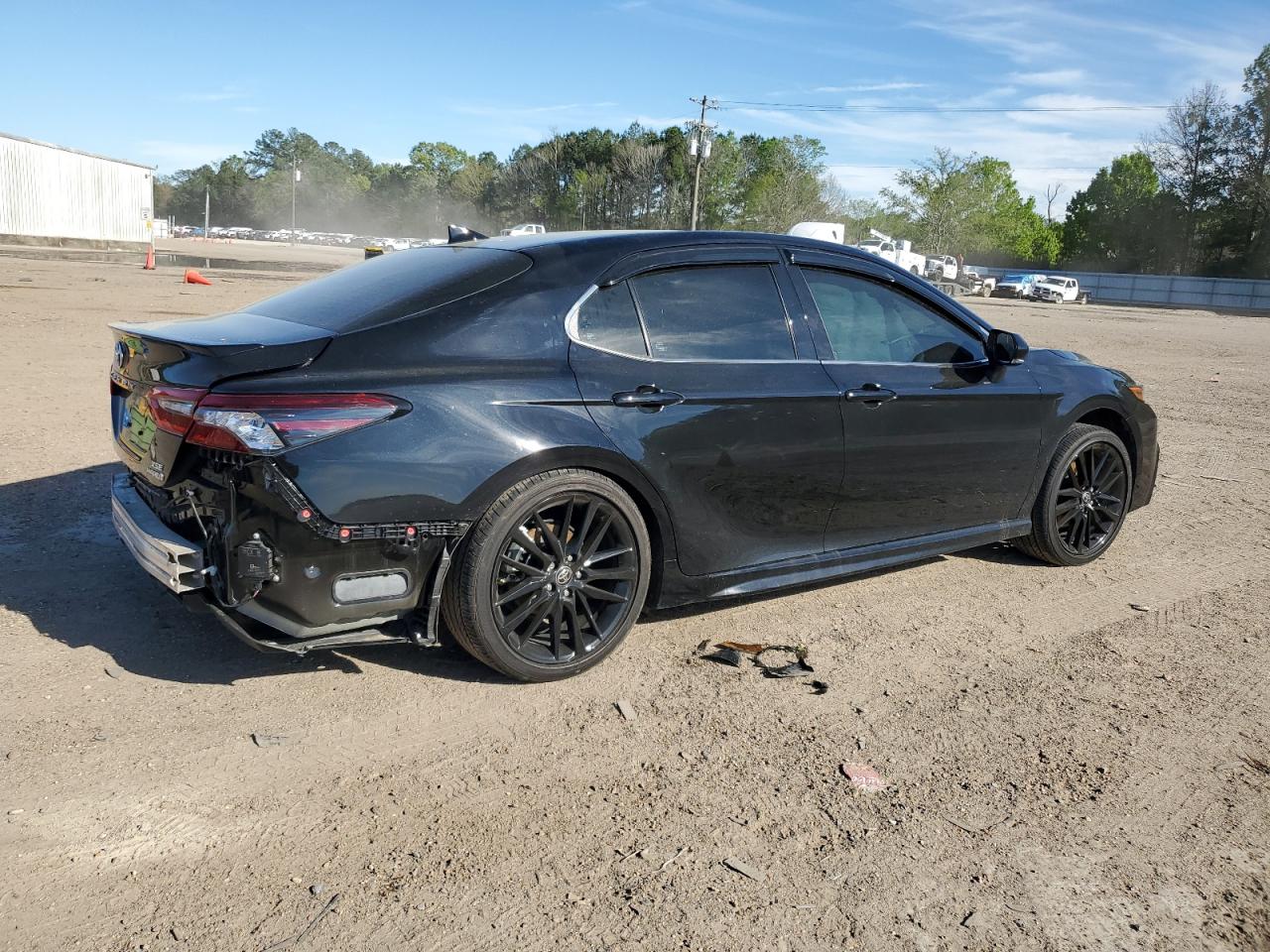 Photo 2 VIN: 4T1K31AK2PU614990 - TOYOTA CAMRY 