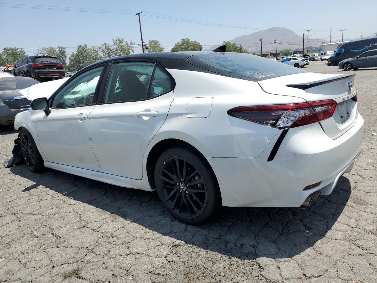 Photo 1 VIN: 4T1K31AK3NU043118 - TOYOTA CAMRY 