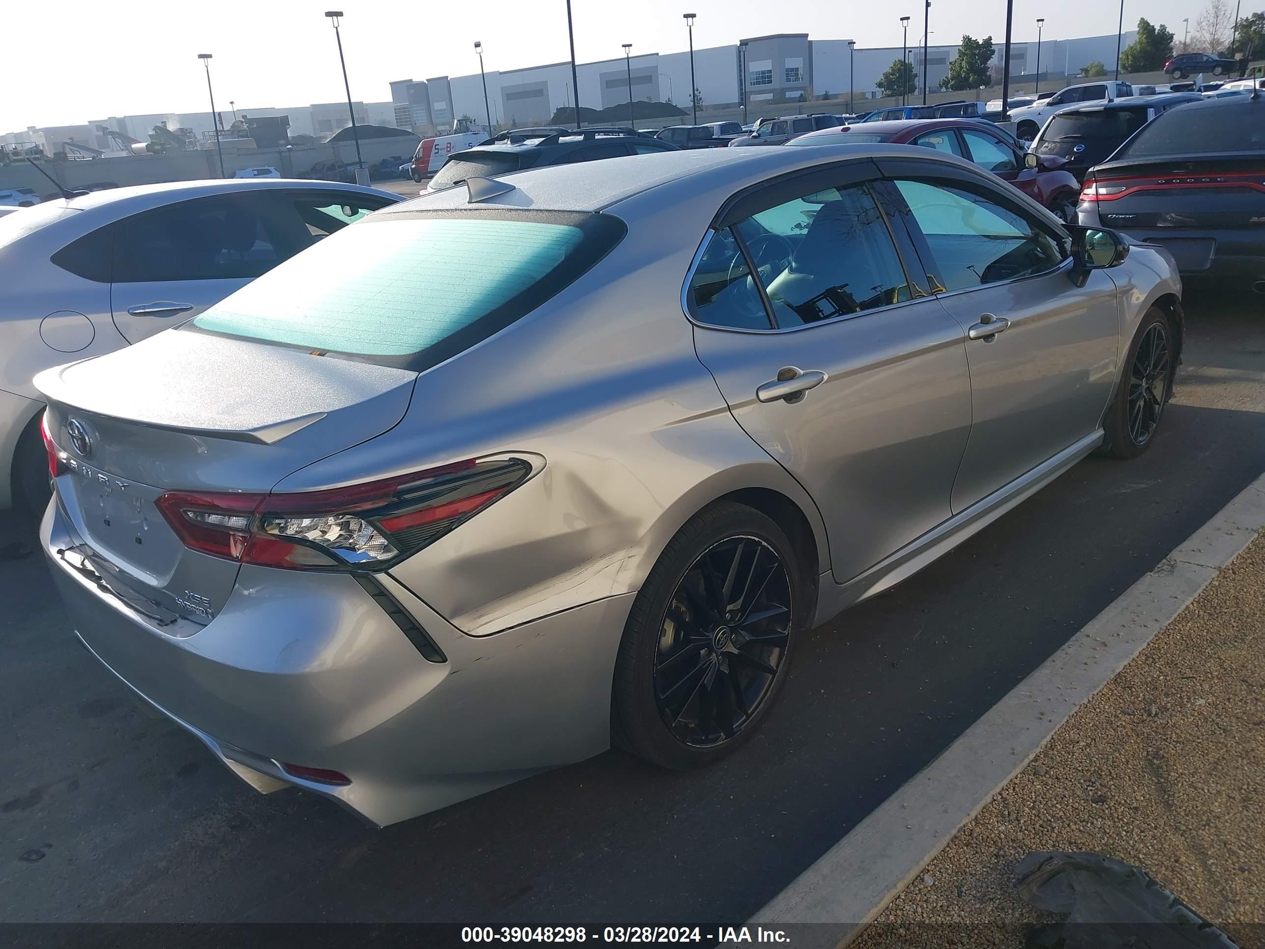 Photo 3 VIN: 4T1K31AK5NU594067 - TOYOTA CAMRY 