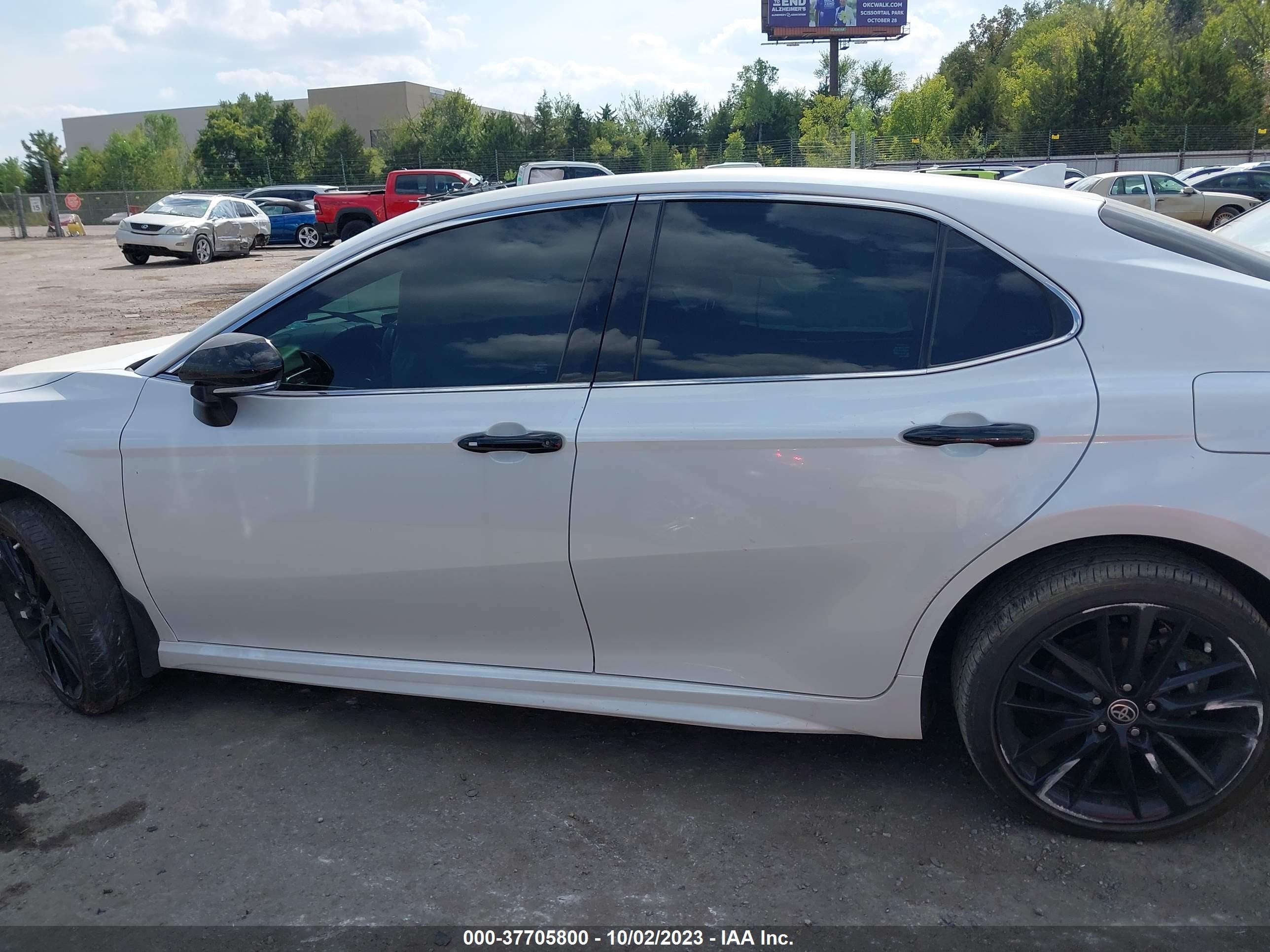 Photo 13 VIN: 4T1K31AKXPU603235 - TOYOTA CAMRY 