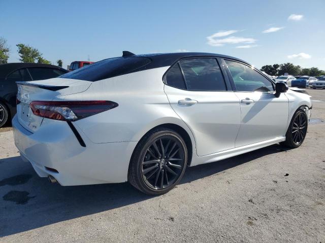 Photo 2 VIN: 4T1K61AK2PU084785 - TOYOTA CAMRY XSE 