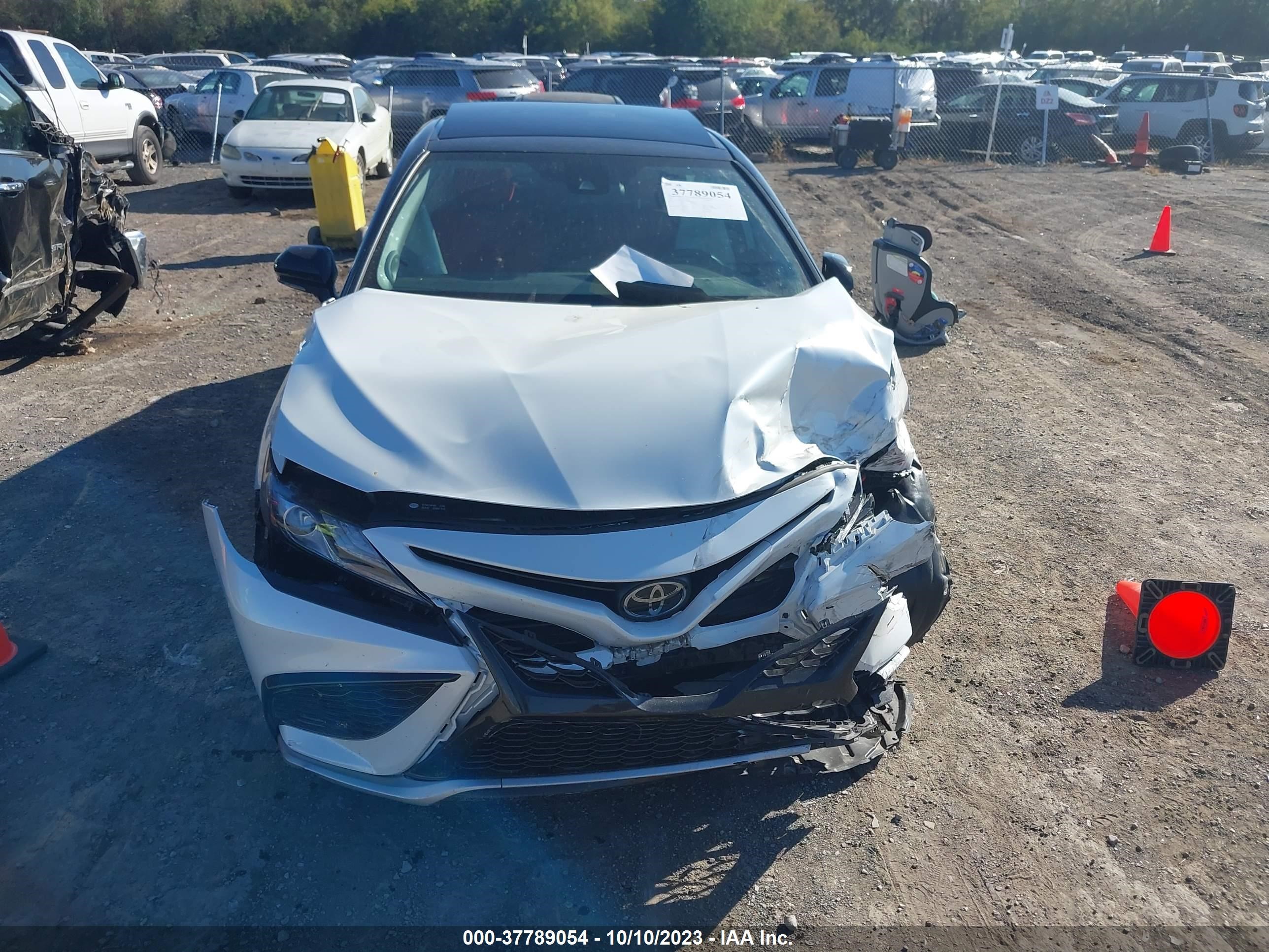 Photo 11 VIN: 4T1K61AK4NU036007 - TOYOTA CAMRY 