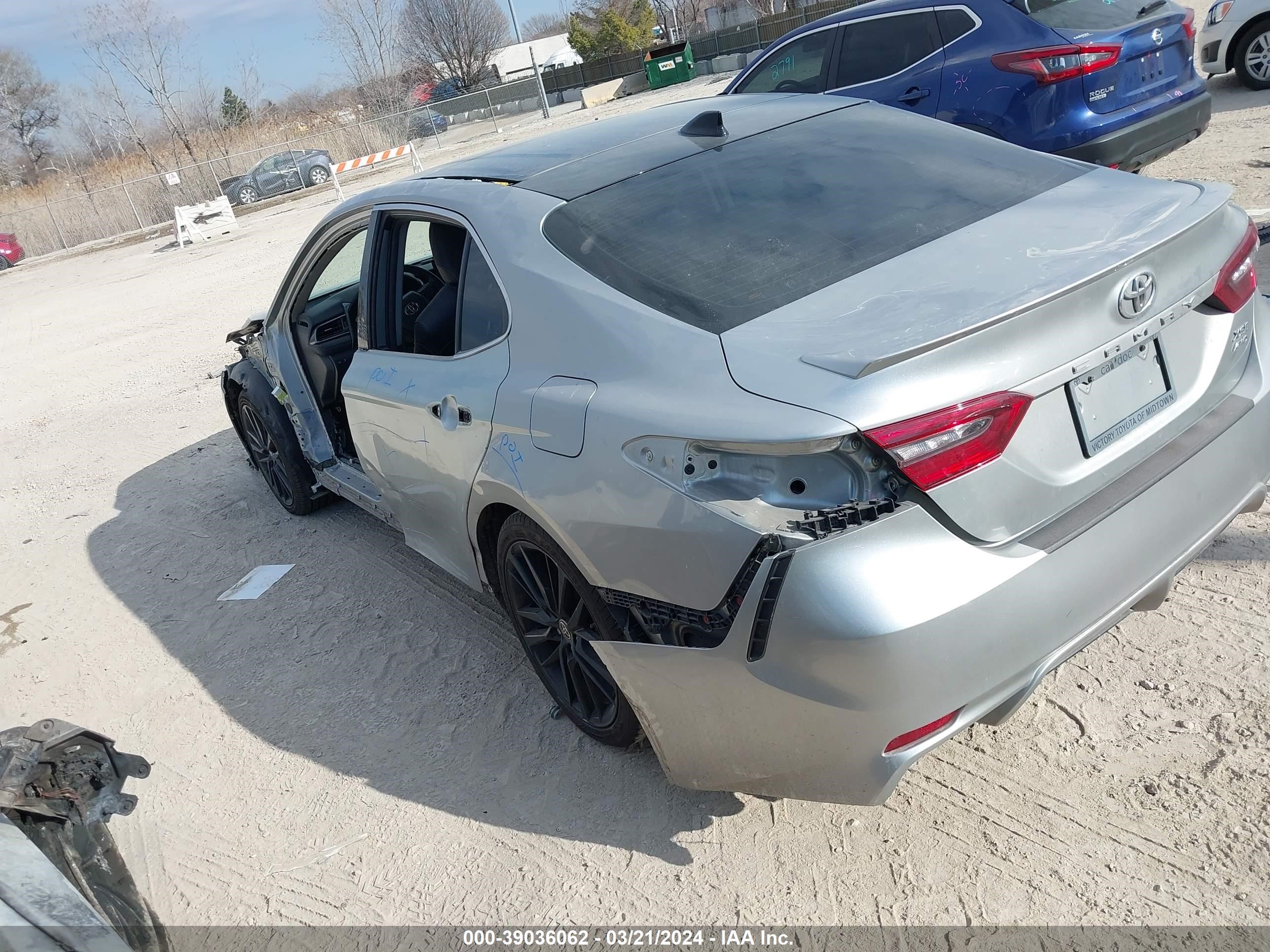 Photo 2 VIN: 4T1K61BKXNU057362 - TOYOTA CAMRY 