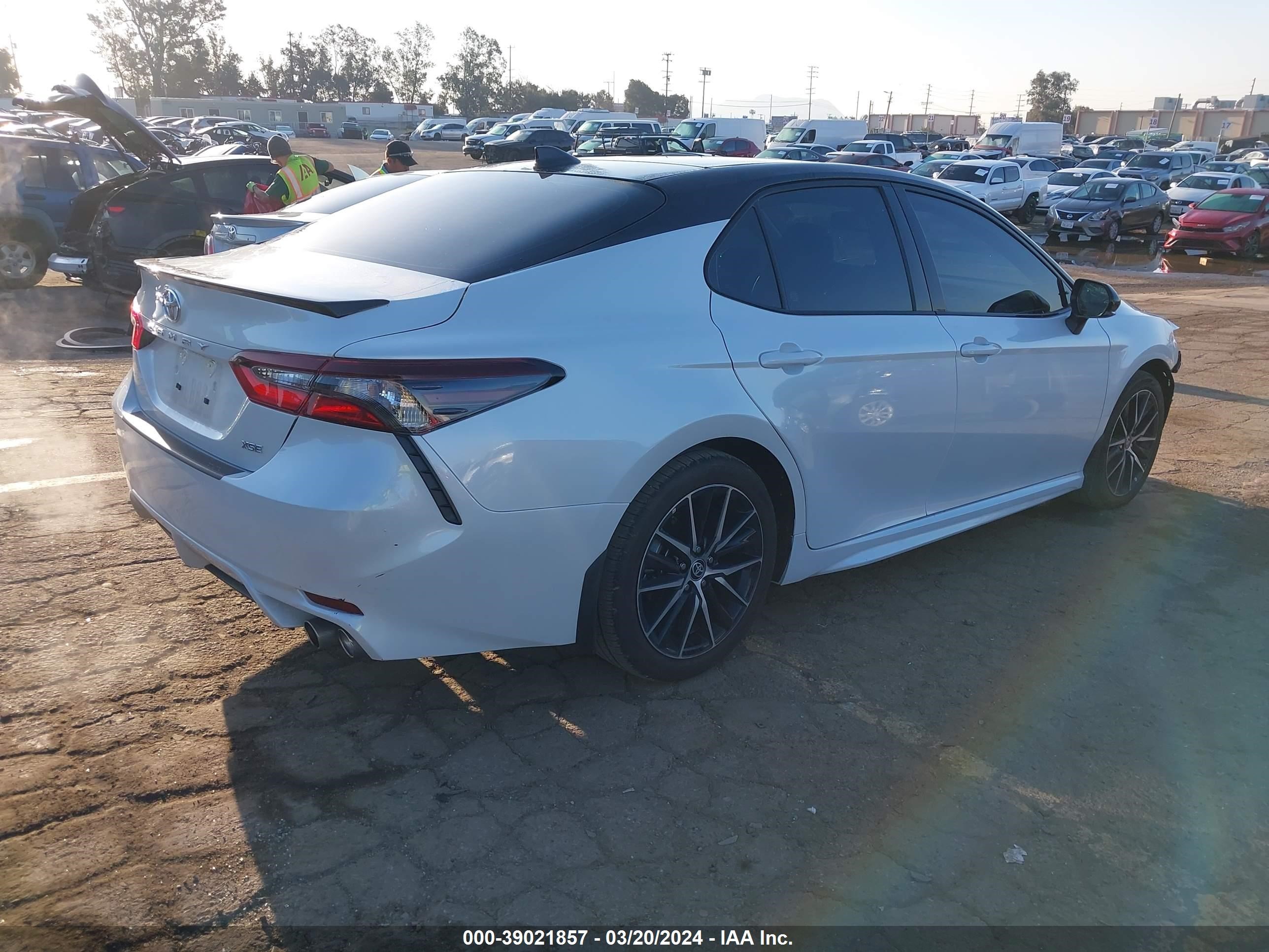 Photo 3 VIN: 4T1KZ1AK0PU080385 - TOYOTA CAMRY 