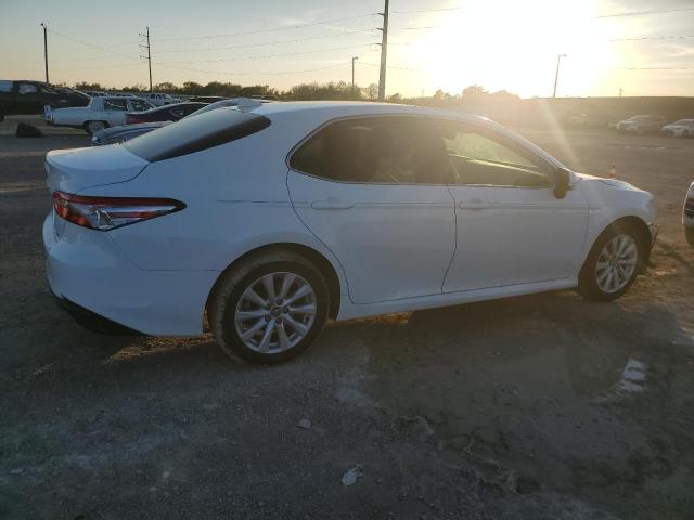 Photo 2 VIN: 4T1L11AK2LU869434 - TOYOTA CAMRY LE 