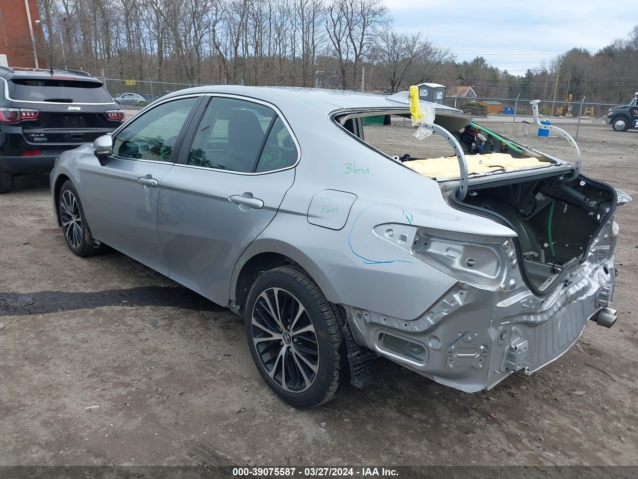 Photo 2 VIN: 4T1M11AK0LU900328 - TOYOTA CAMRY 