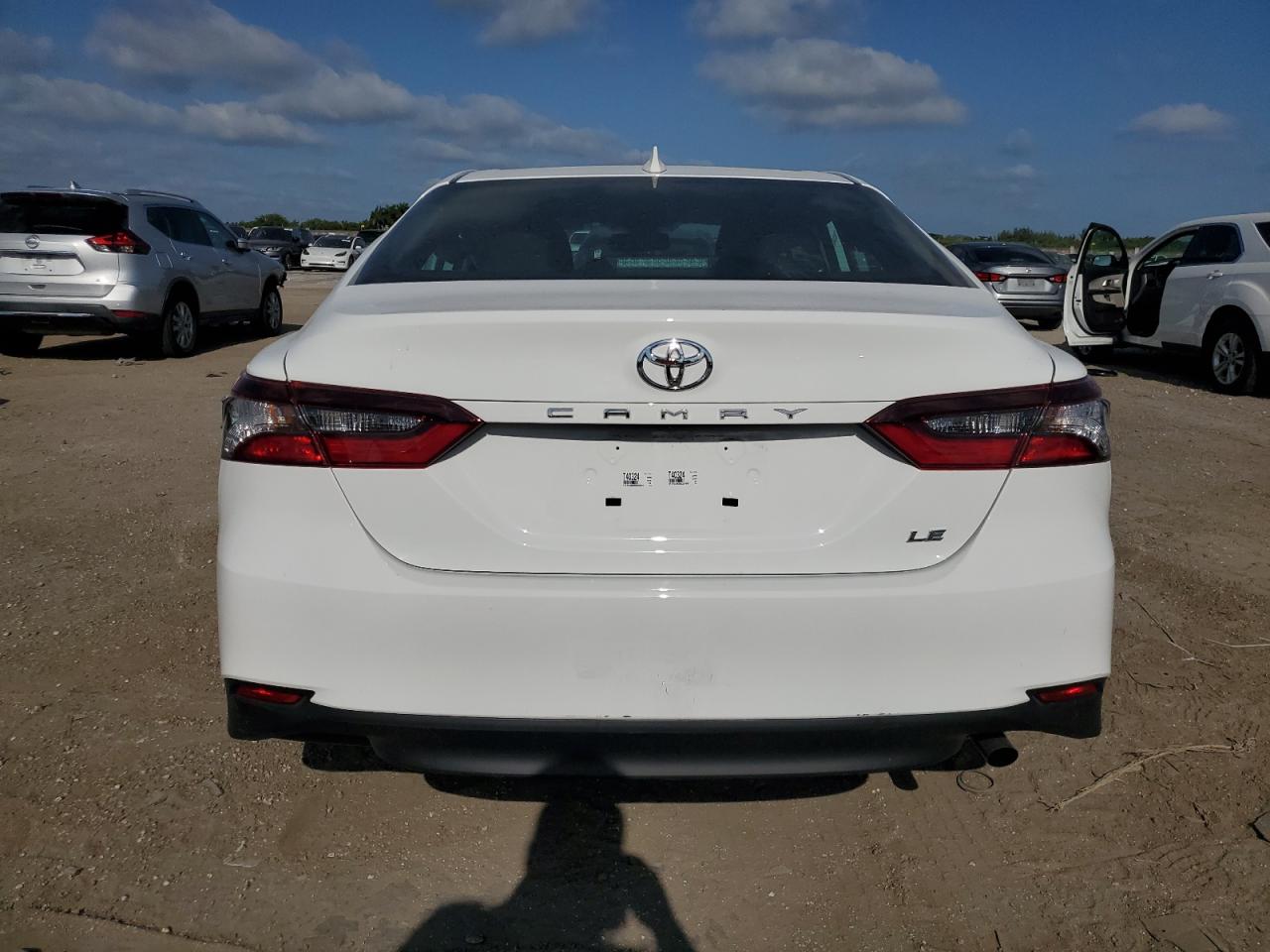 Photo 5 VIN: 4T1R11AK0RU224557 - TOYOTA CAMRY 