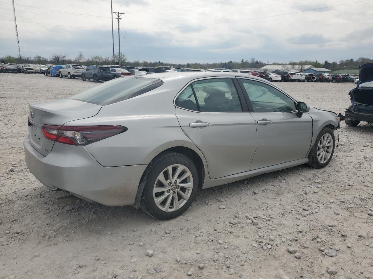 Photo 2 VIN: 4T1R11AK1PU148828 - TOYOTA CAMRY 