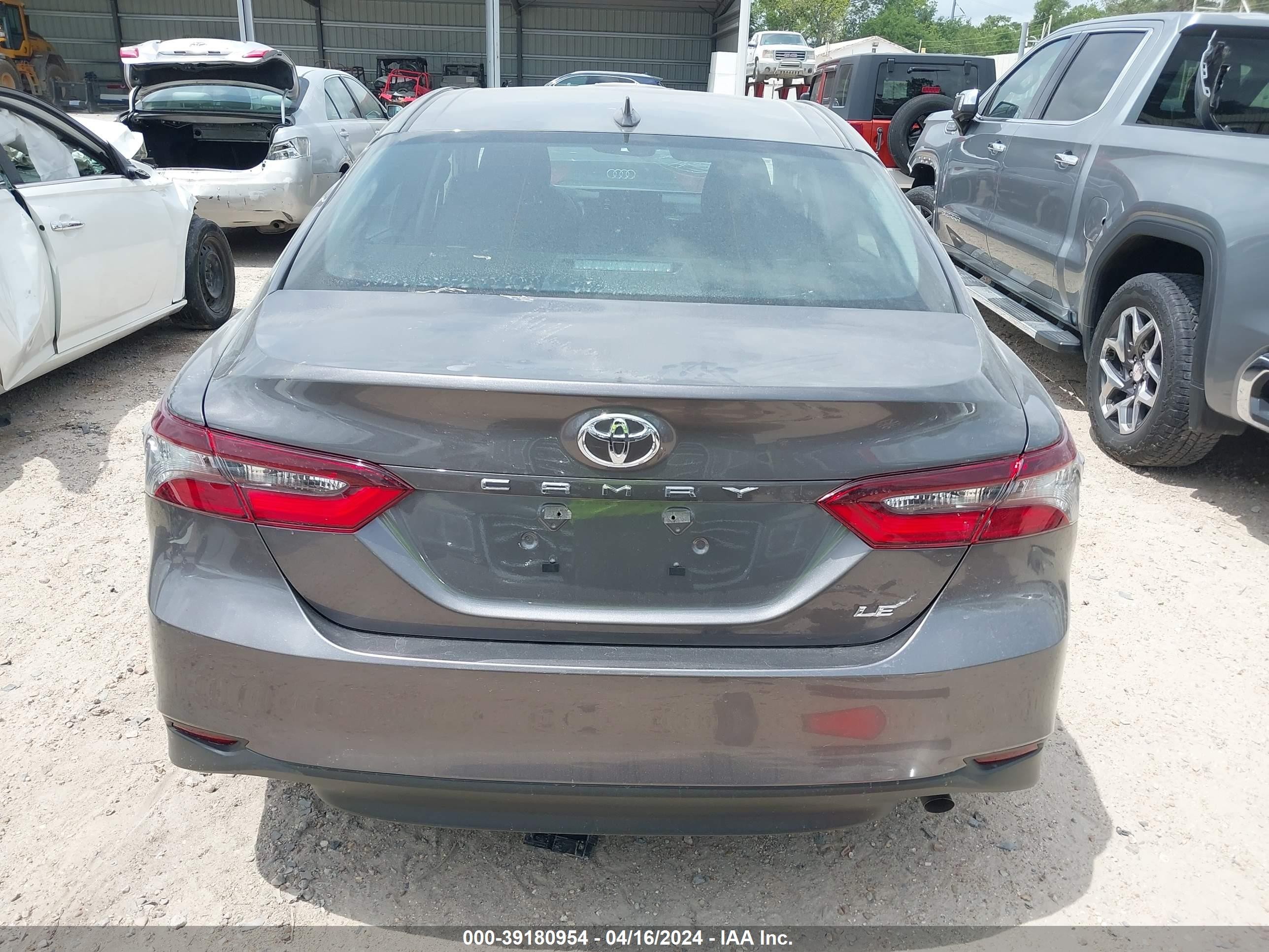 Photo 16 VIN: 4T1R11AK1RU882842 - TOYOTA CAMRY 