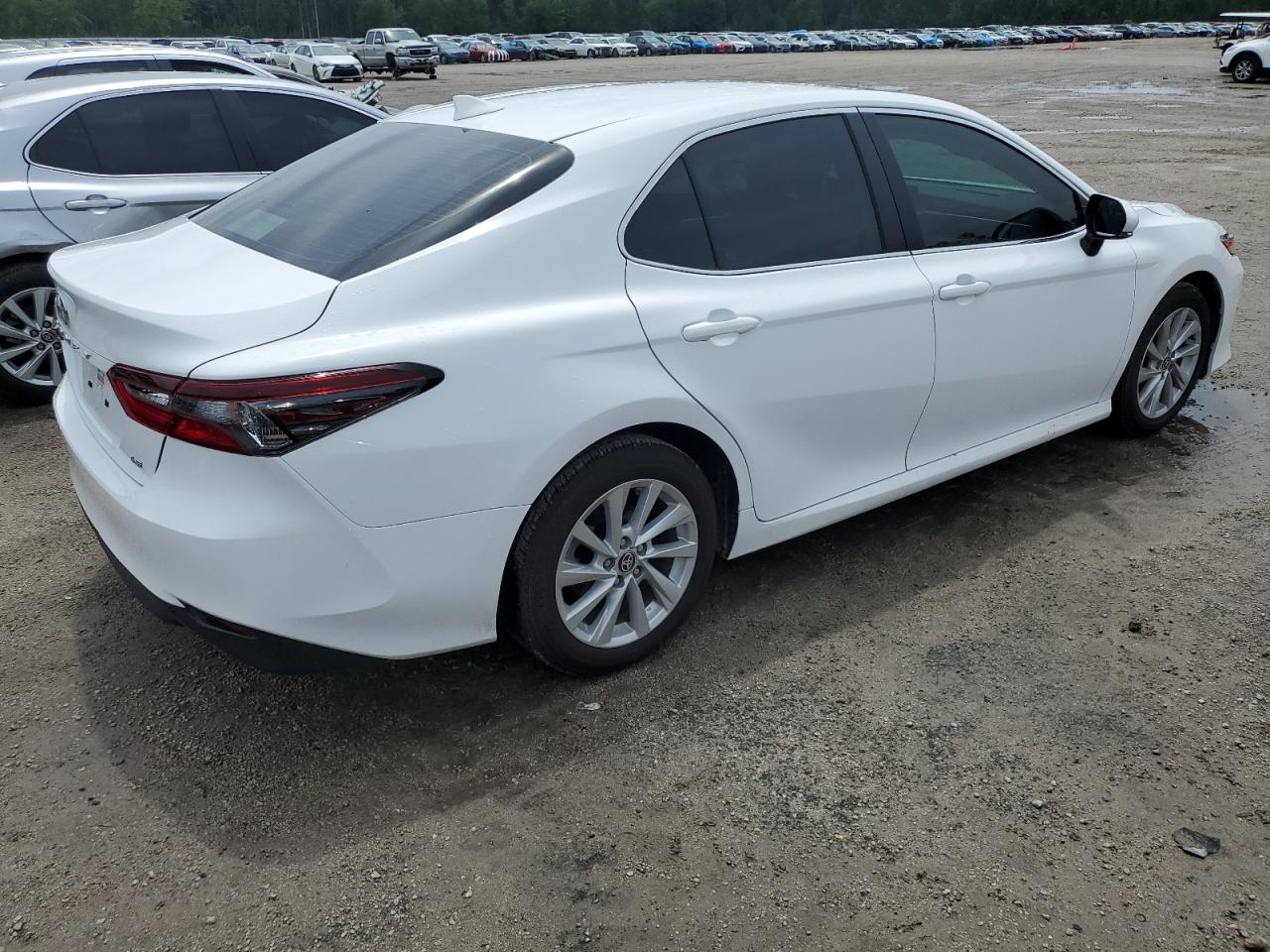 Photo 2 VIN: 4T1R11AK1RU886616 - TOYOTA CAMRY 