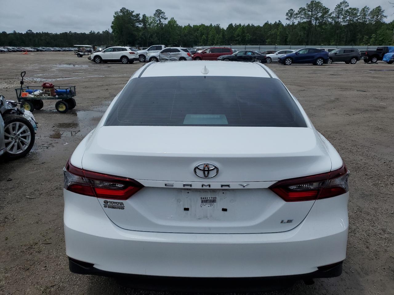 Photo 5 VIN: 4T1R11AK1RU886616 - TOYOTA CAMRY 