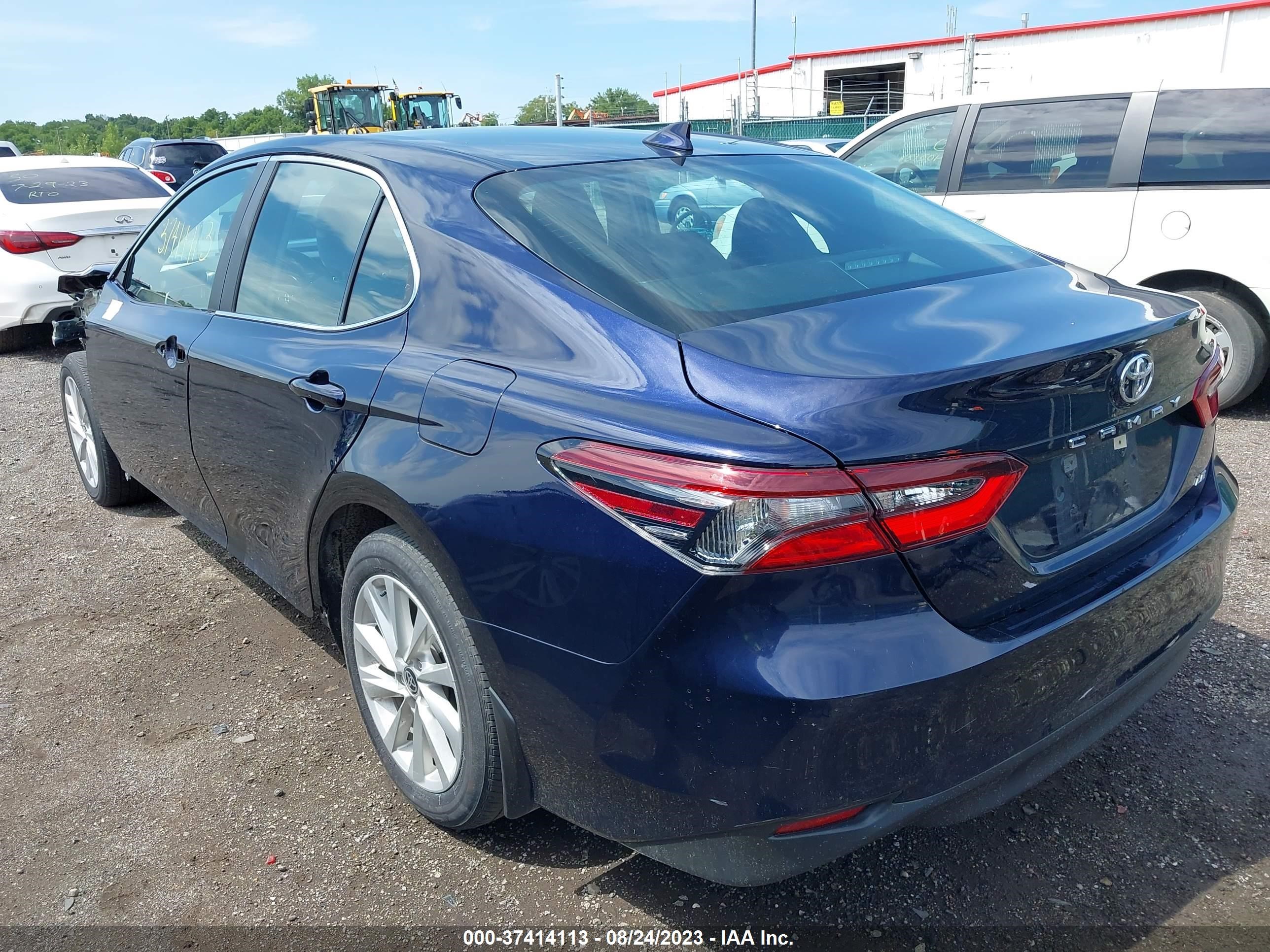 Photo 2 VIN: 4T1R11AK2MU533018 - TOYOTA CAMRY 