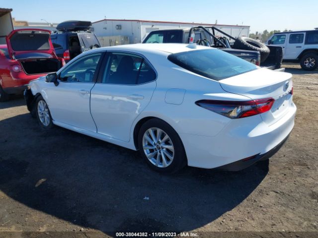 Photo 2 VIN: 4T1R11AK3PU135112 - TOYOTA CAMRY 