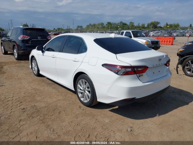 Photo 2 VIN: 4T1R11AK4NU690695 - TOYOTA CAMRY 