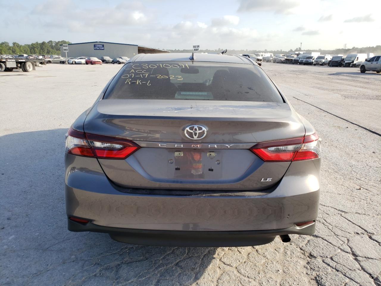 Photo 5 VIN: 4T1R11AK5NU675901 - TOYOTA CAMRY 