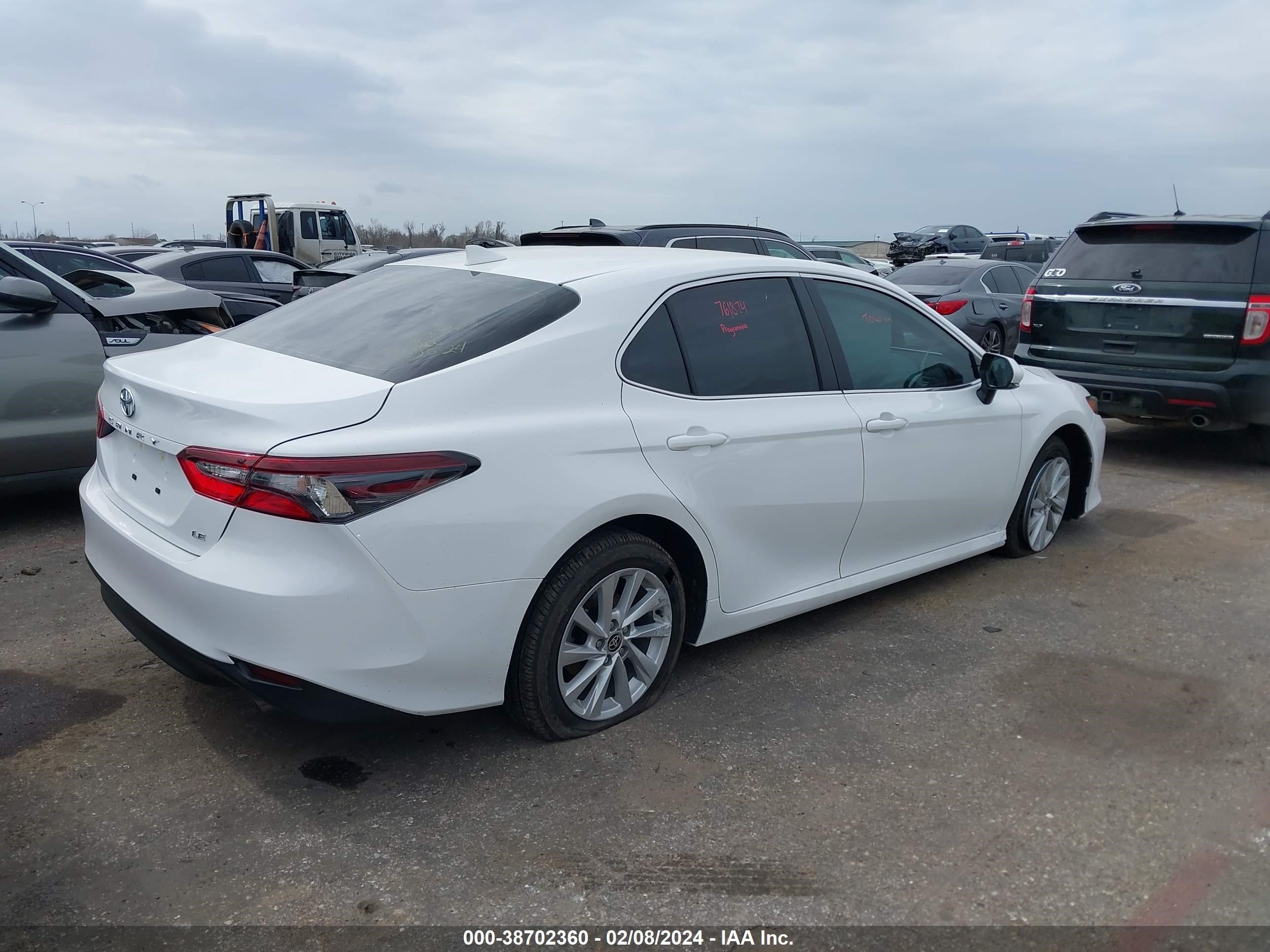 Photo 3 VIN: 4T1R11AK5RU218513 - TOYOTA CAMRY 