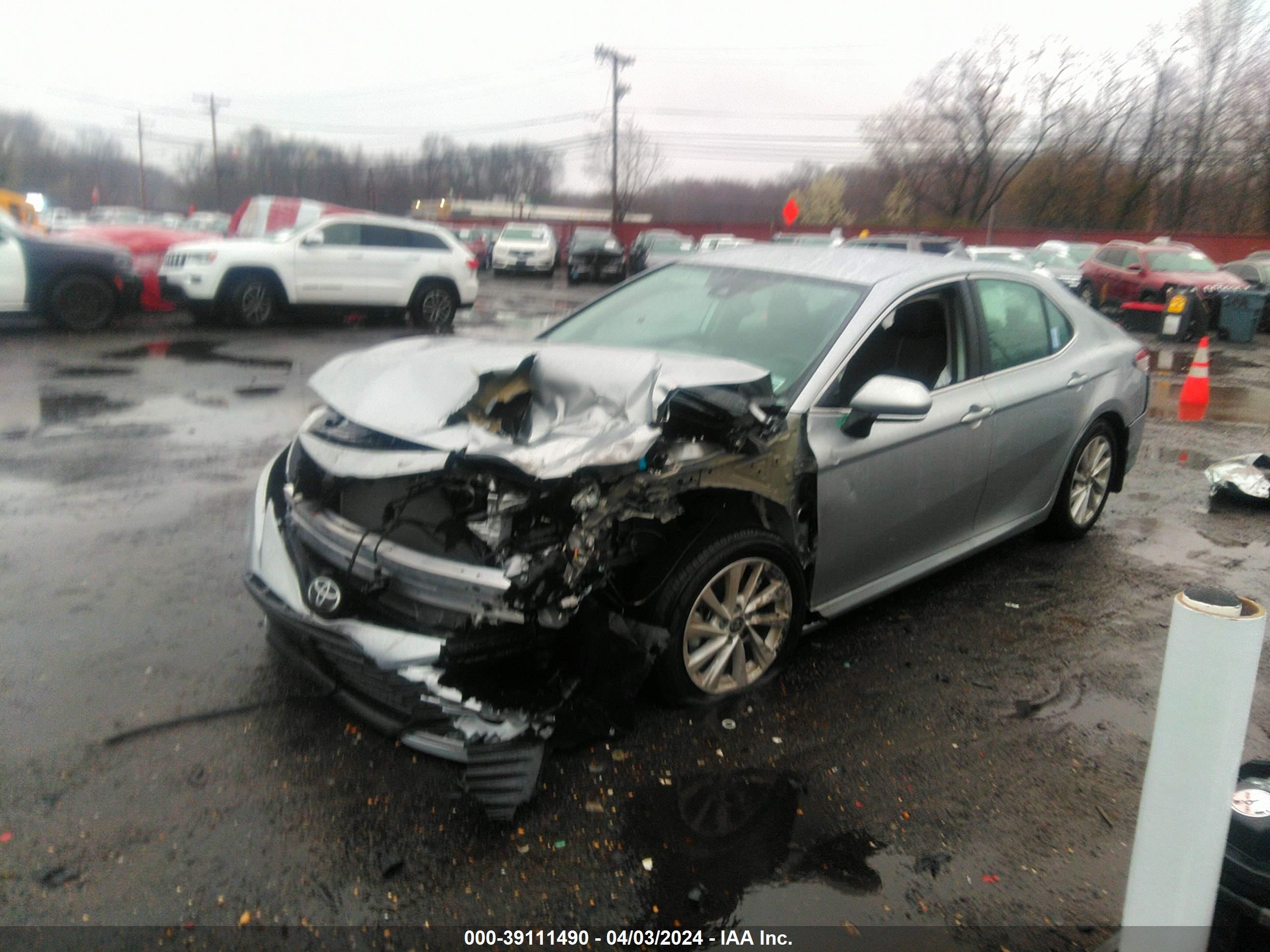 Photo 1 VIN: 4T1R11AK6NU703768 - TOYOTA CAMRY 