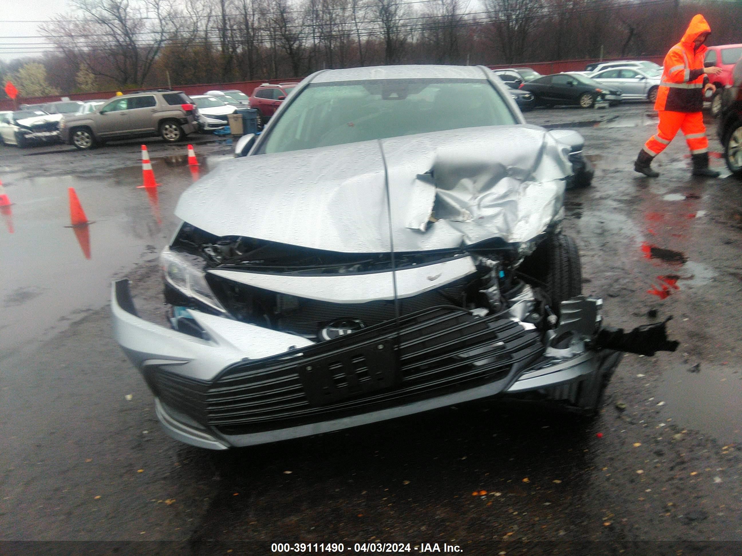 Photo 5 VIN: 4T1R11AK6NU703768 - TOYOTA CAMRY 