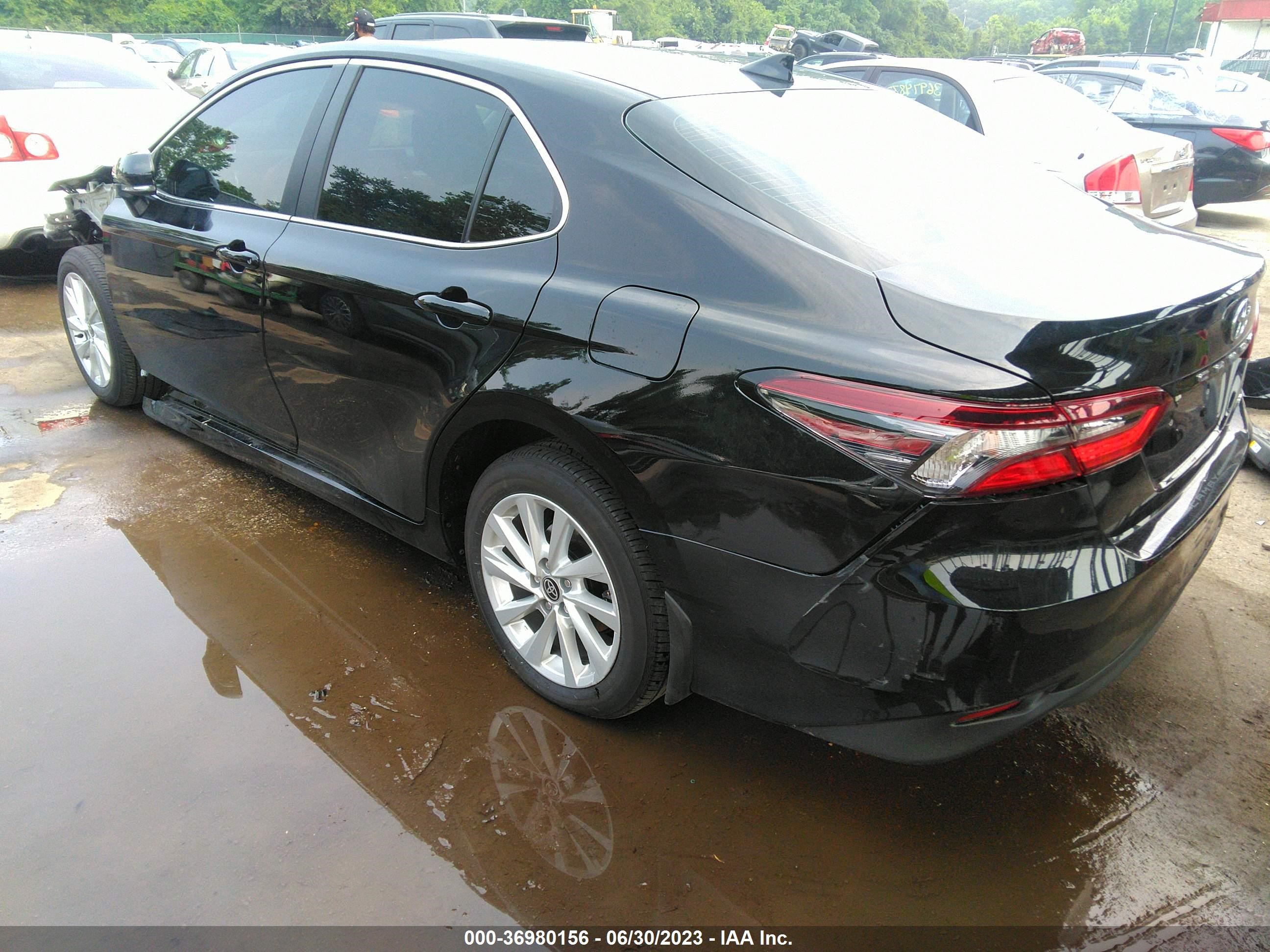 Photo 2 VIN: 4T1R11AK6PU796939 - TOYOTA CAMRY 