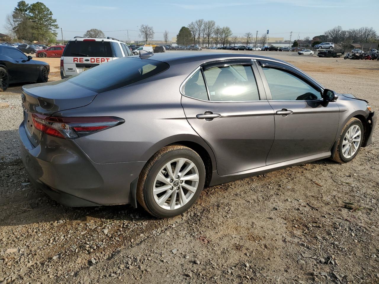 Photo 2 VIN: 4T1R11AK6PU833133 - TOYOTA CAMRY 