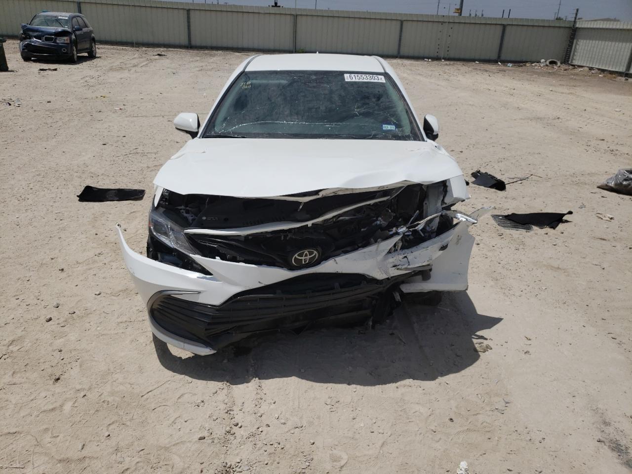 Photo 4 VIN: 4T1R11AK7PU797646 - TOYOTA CAMRY 