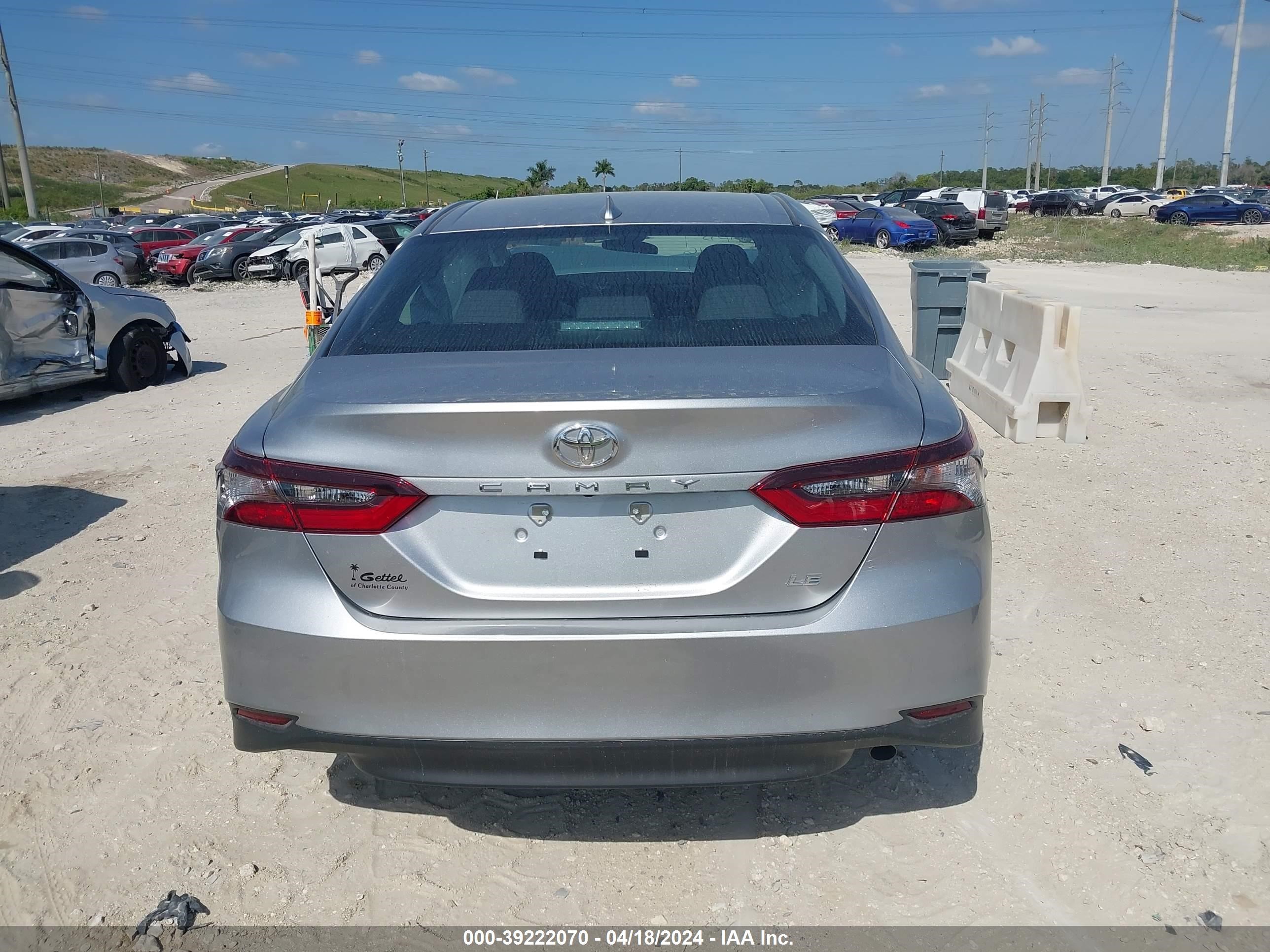 Photo 16 VIN: 4T1R11AK9RU906577 - TOYOTA CAMRY 