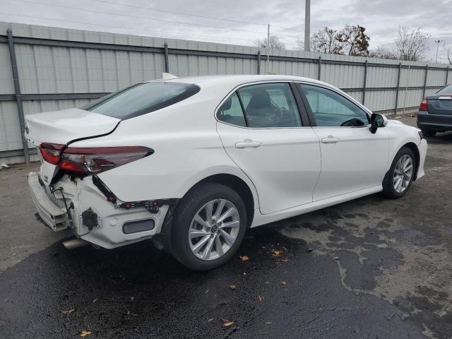 Photo 2 VIN: 4T1R11BK5MU020439 - TOYOTA CAMRY LE 