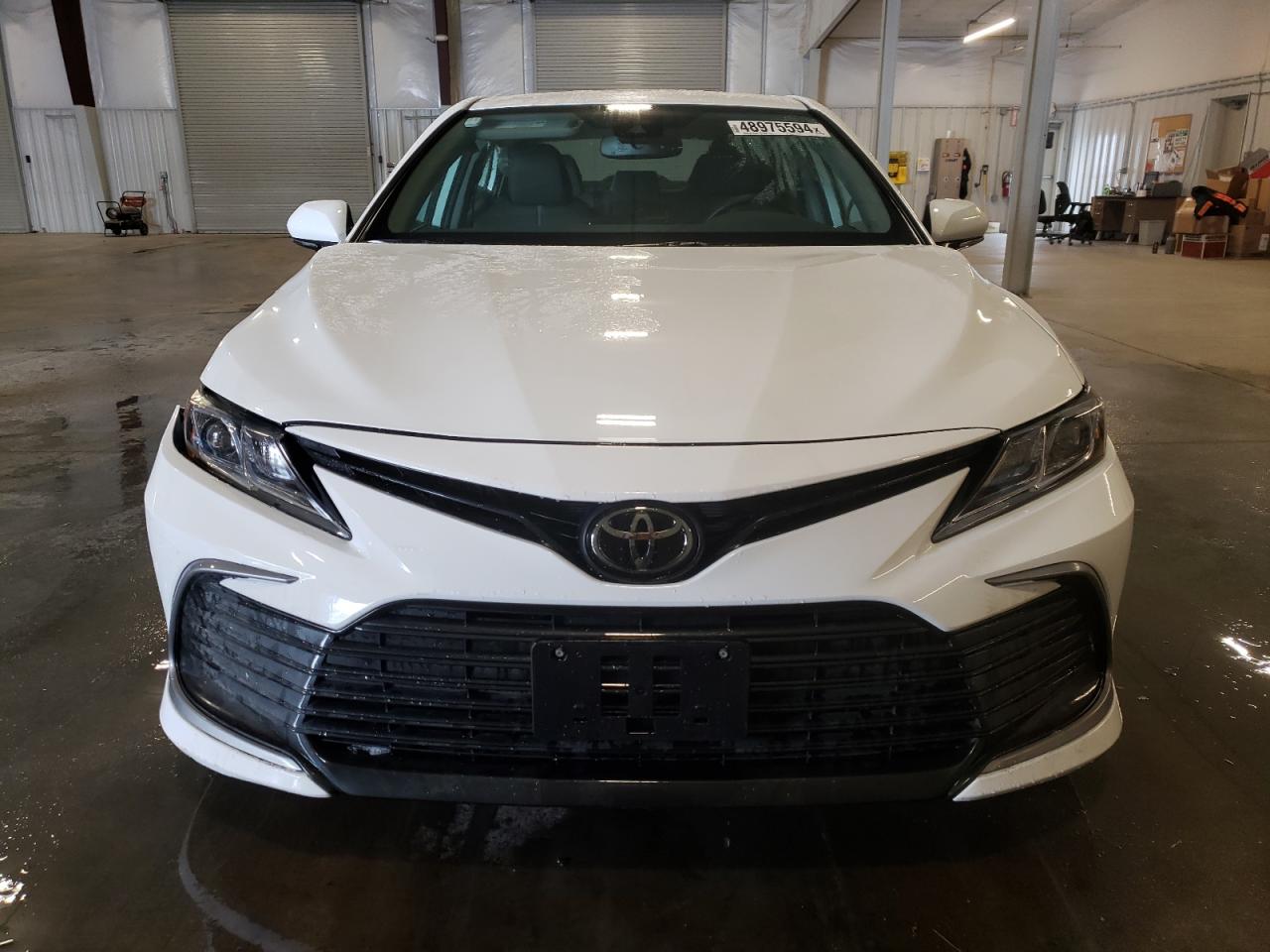 Photo 4 VIN: 4T1R11BK7RU112689 - TOYOTA CAMRY 