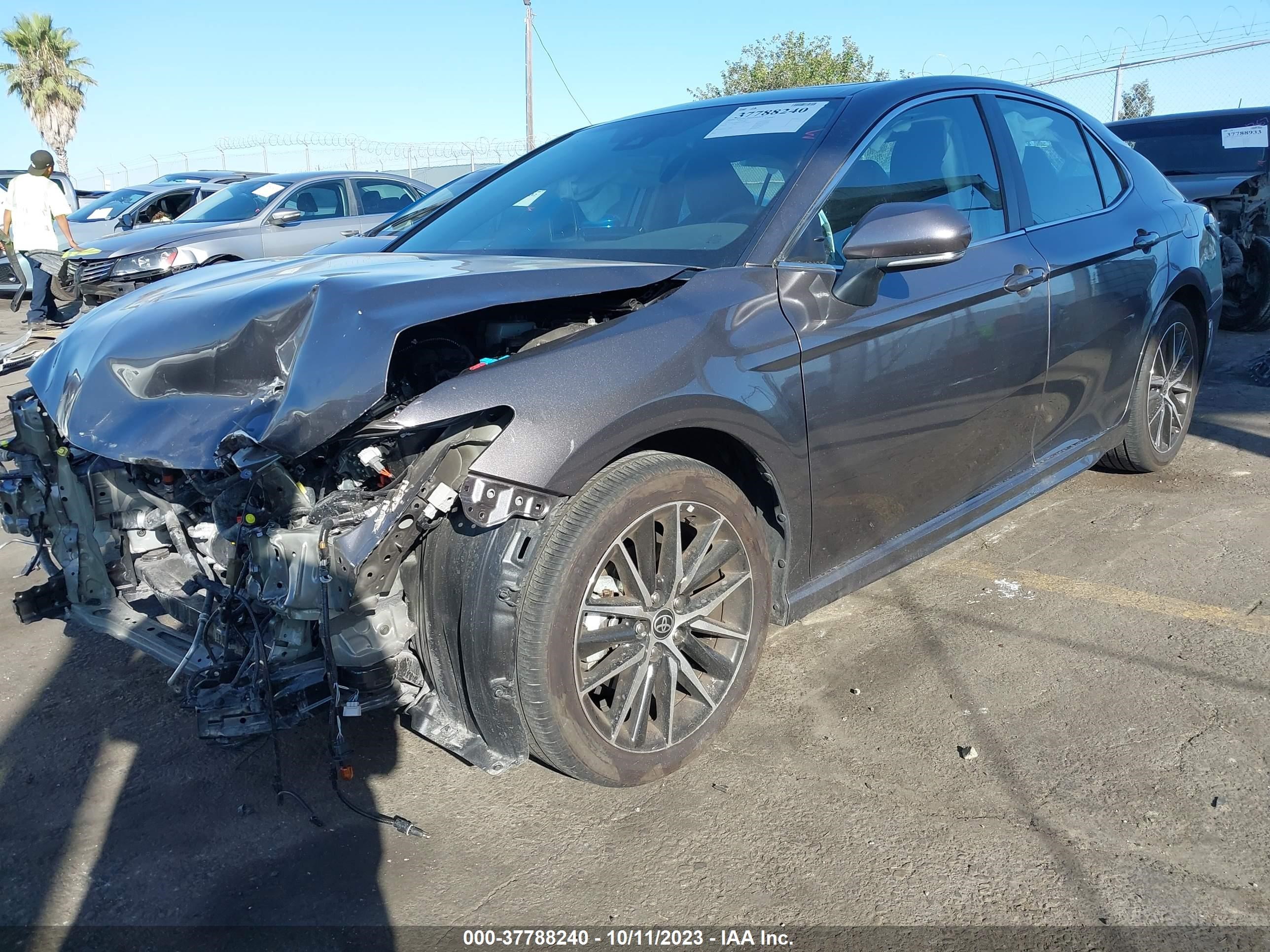 Photo 1 VIN: 4T1S31AK4PU051683 - TOYOTA CAMRY 