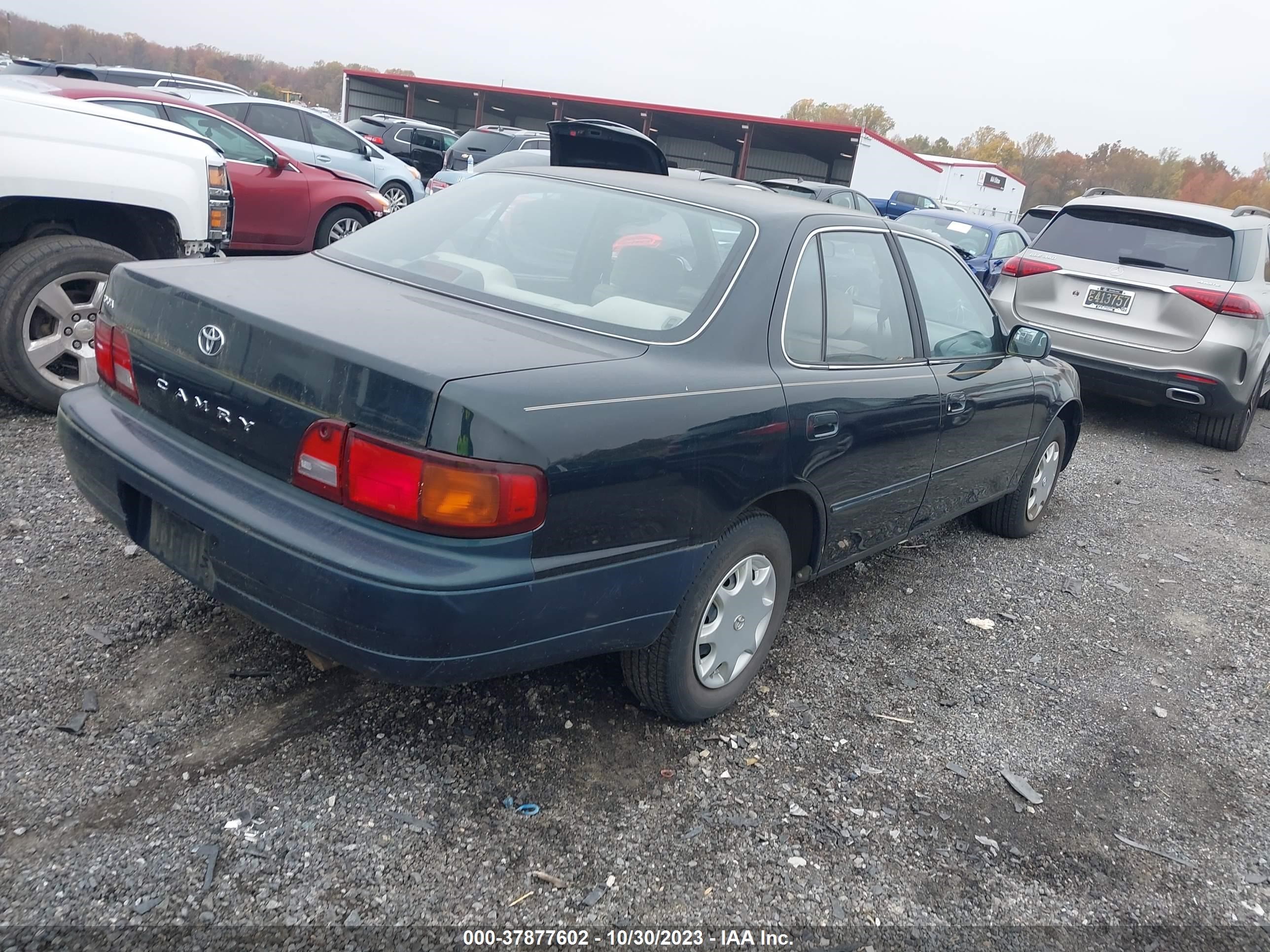 Photo 3 VIN: 4T1SK11E9SU590502 - TOYOTA CAMRY 