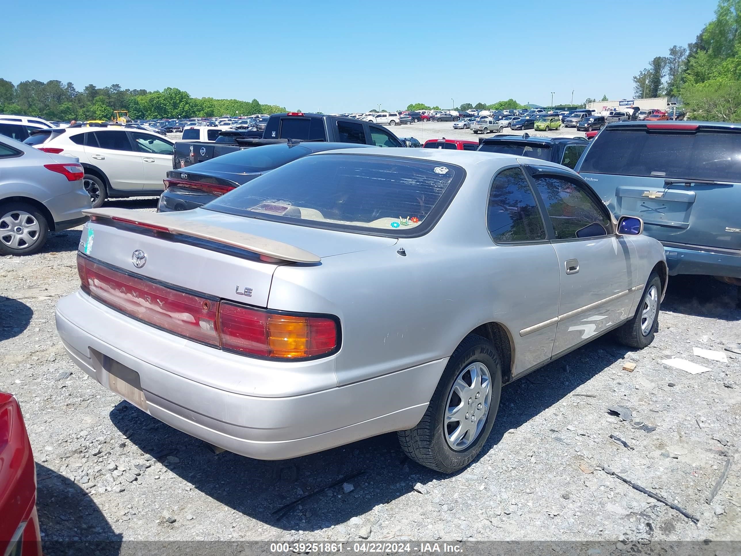 Photo 3 VIN: 4T1SK12C2RU410722 - TOYOTA CAMRY 